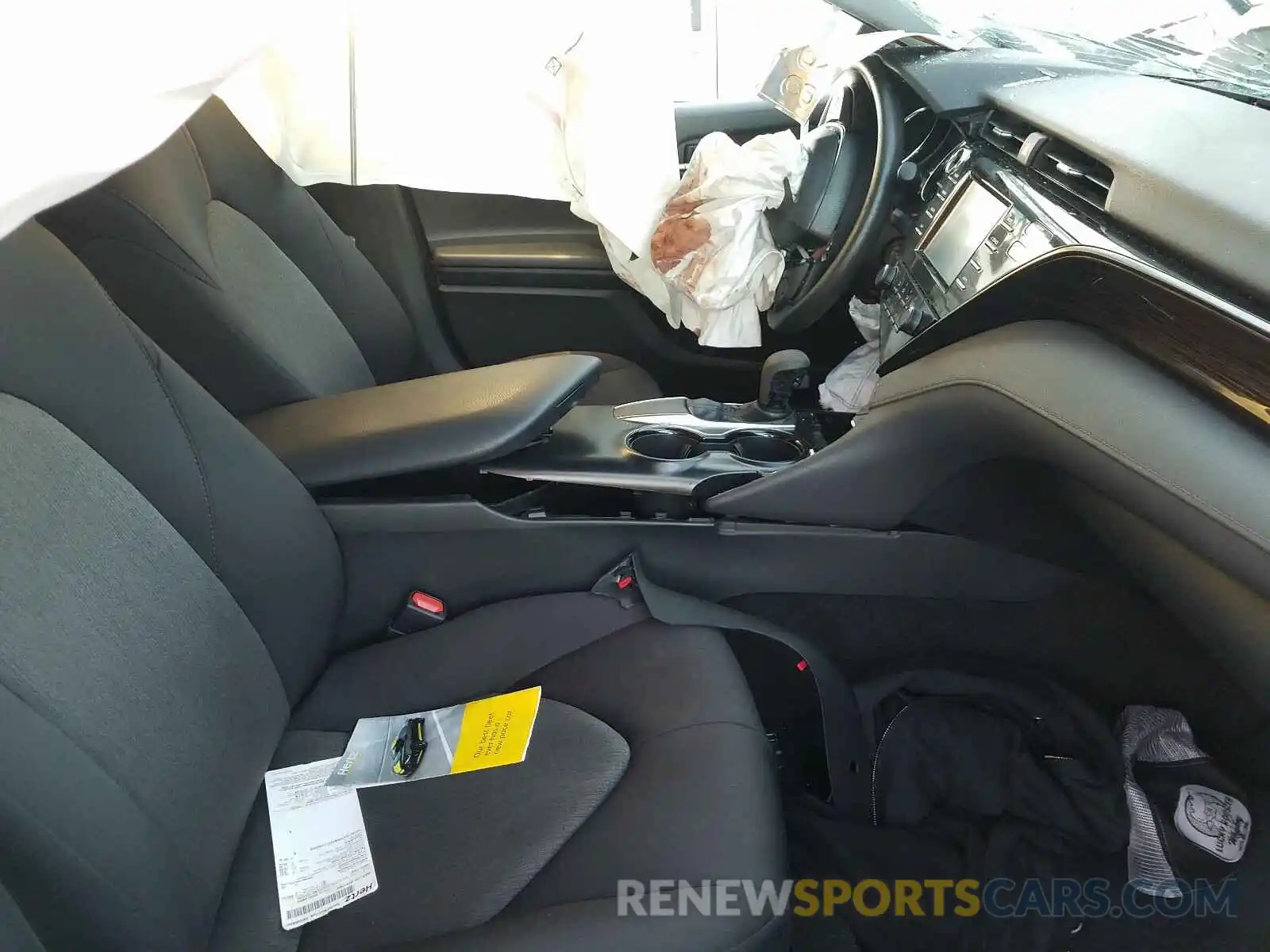 5 Photograph of a damaged car 4T1B11HK4KU240841 TOYOTA CAMRY 2019