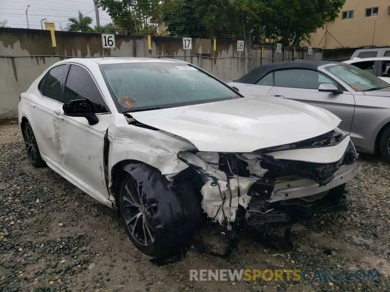 1 Photograph of a damaged car 4T1B11HK4KU241097 TOYOTA CAMRY 2019