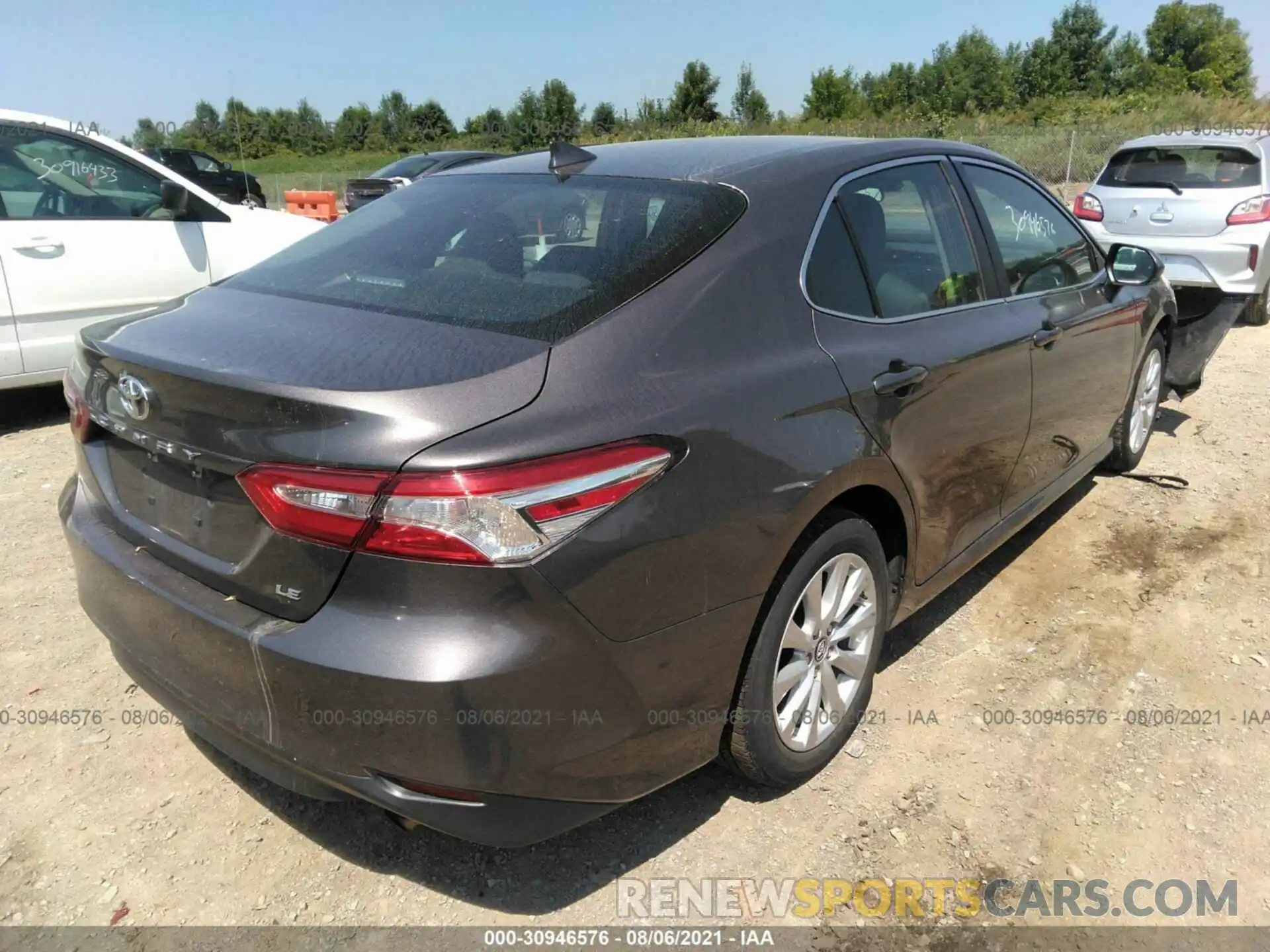 4 Фотография поврежденного автомобиля 4T1B11HK4KU241357 TOYOTA CAMRY 2019