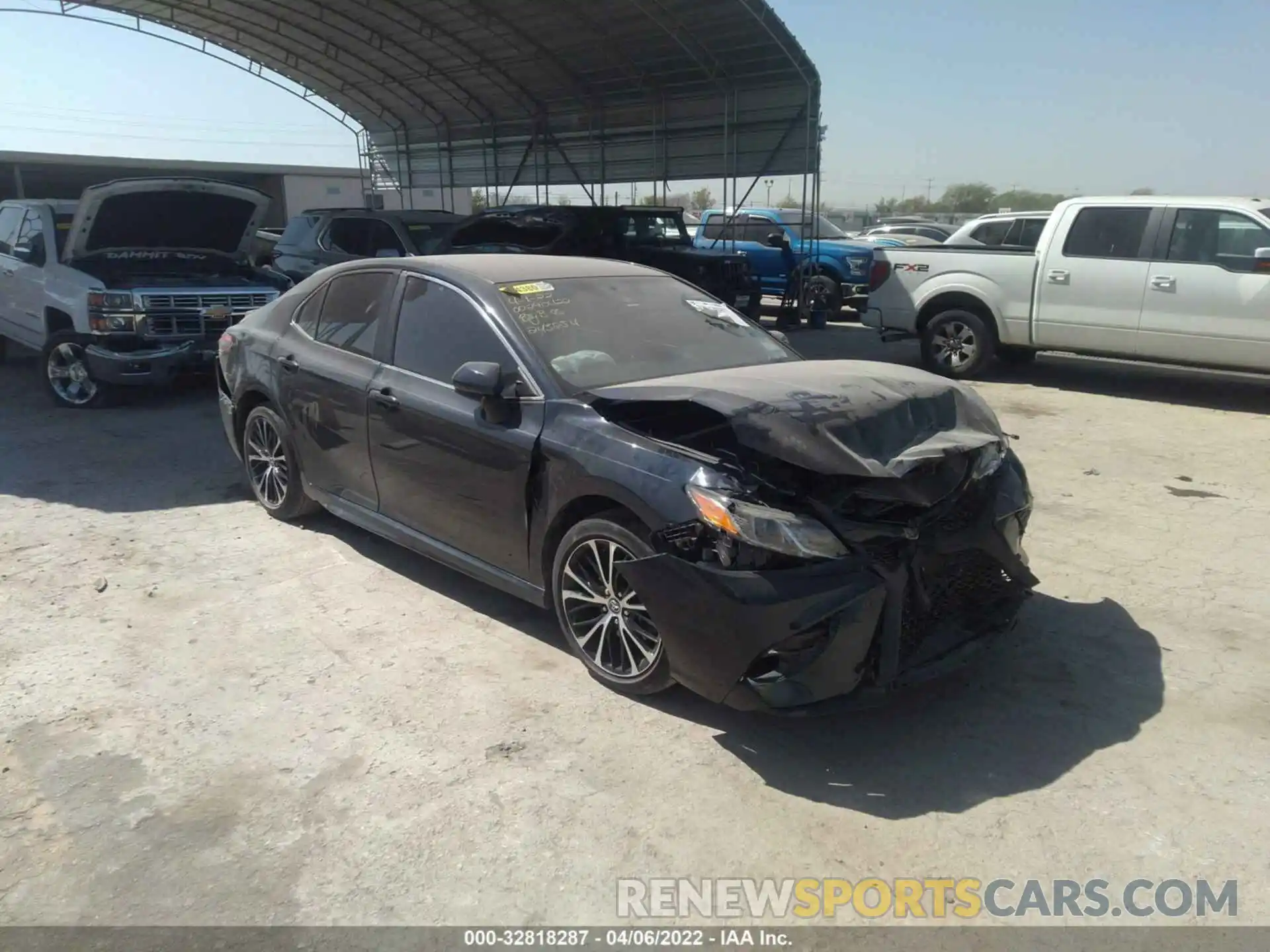 1 Photograph of a damaged car 4T1B11HK4KU243254 TOYOTA CAMRY 2019