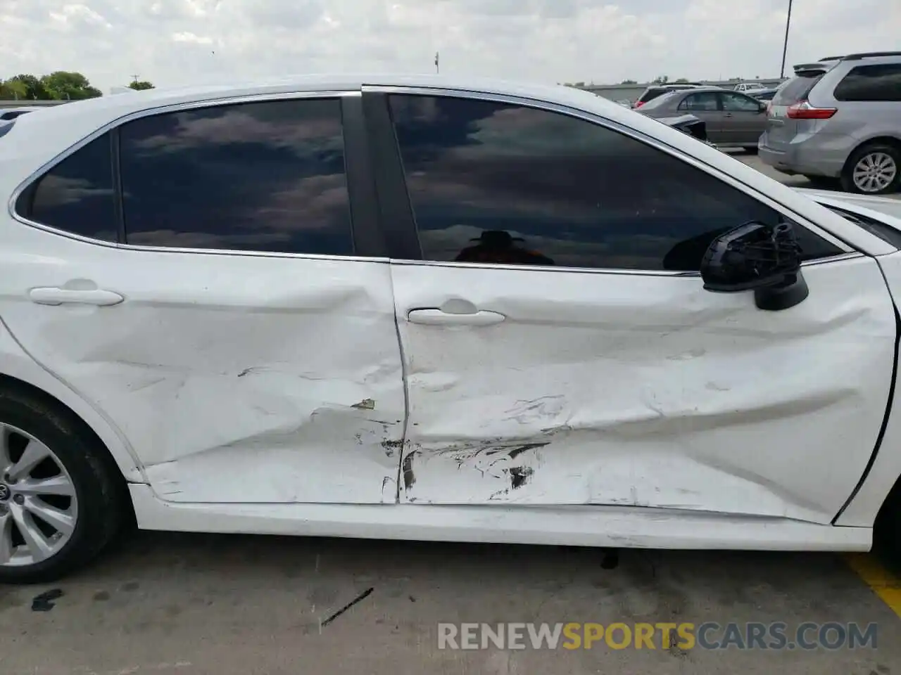 9 Photograph of a damaged car 4T1B11HK4KU243464 TOYOTA CAMRY 2019