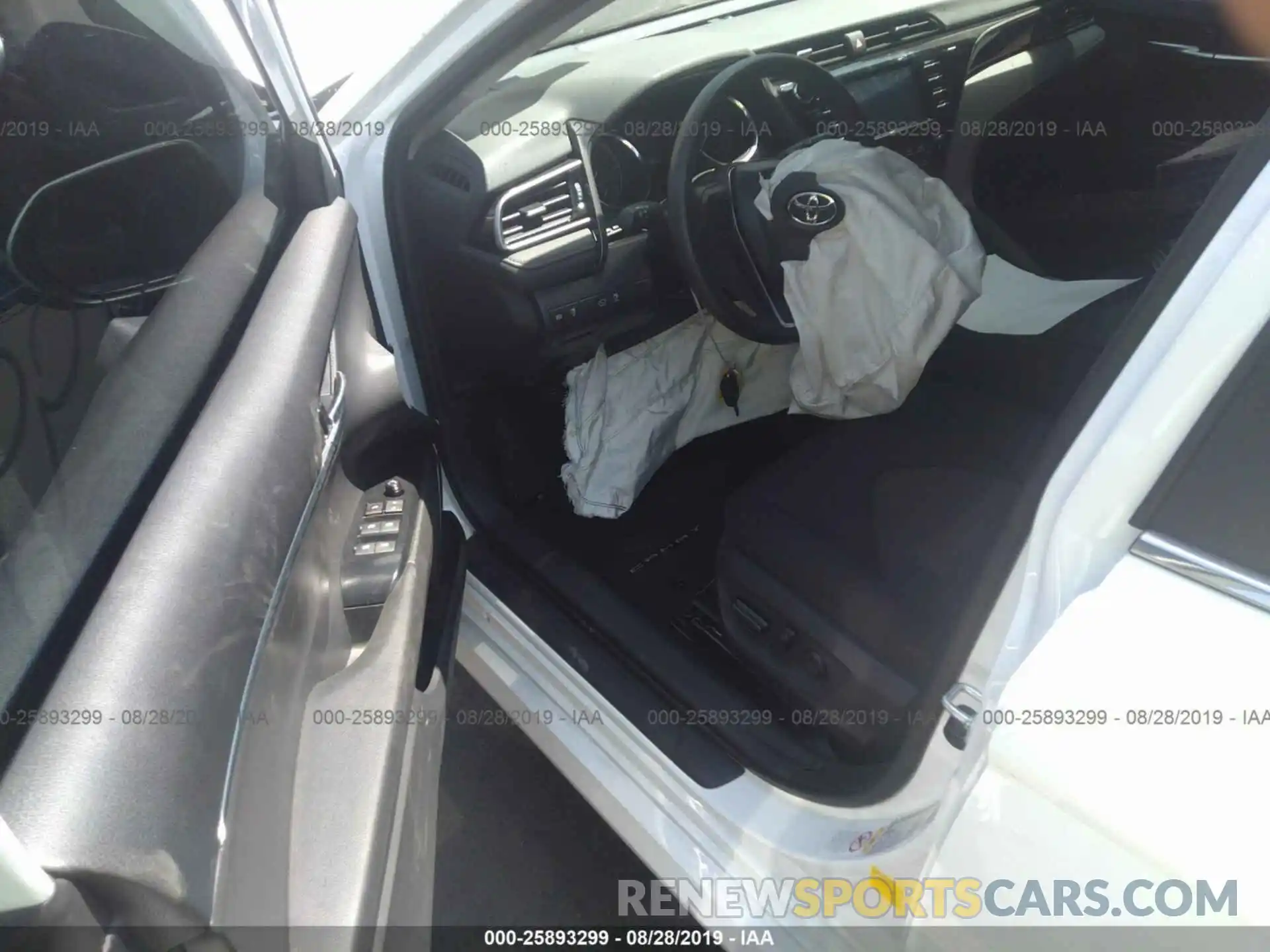 5 Photograph of a damaged car 4T1B11HK4KU244257 TOYOTA CAMRY 2019