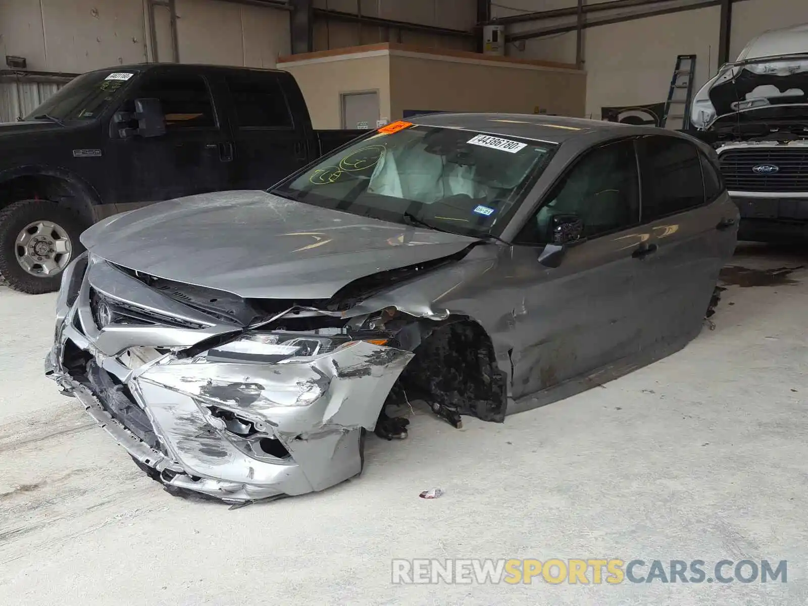 2 Photograph of a damaged car 4T1B11HK4KU246154 TOYOTA CAMRY 2019