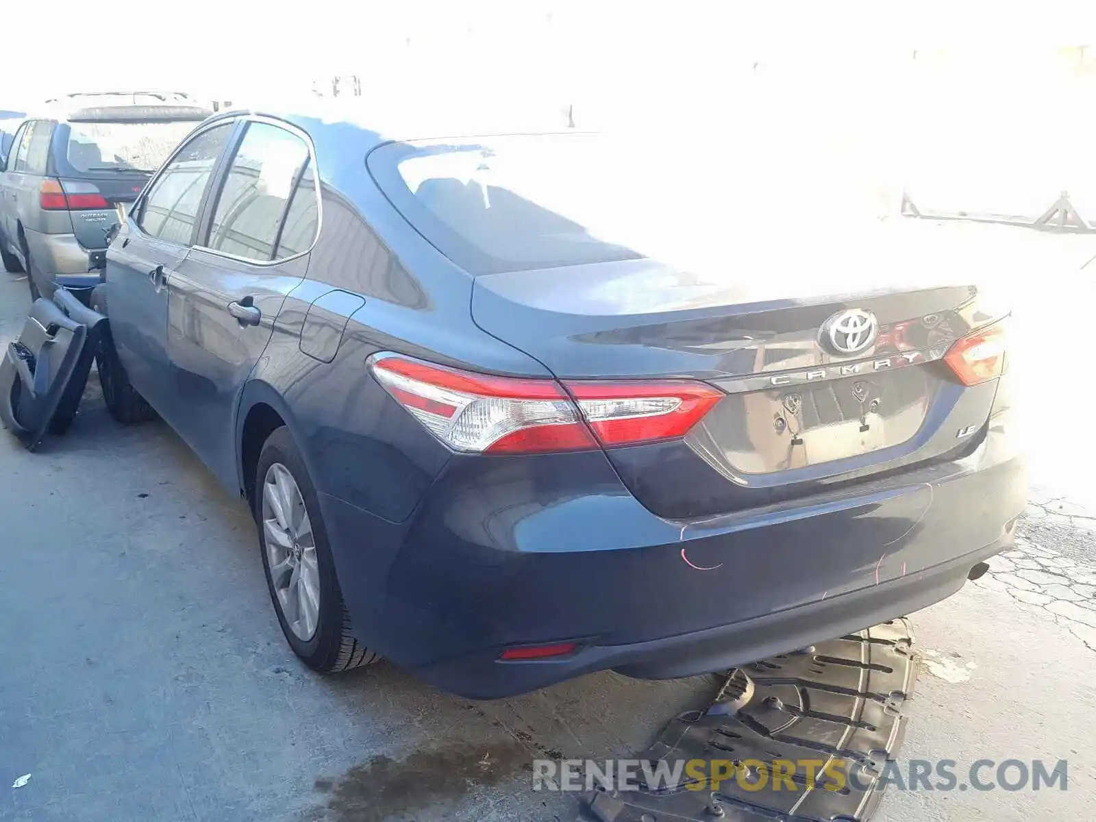 3 Фотография поврежденного автомобиля 4T1B11HK4KU249927 TOYOTA CAMRY 2019