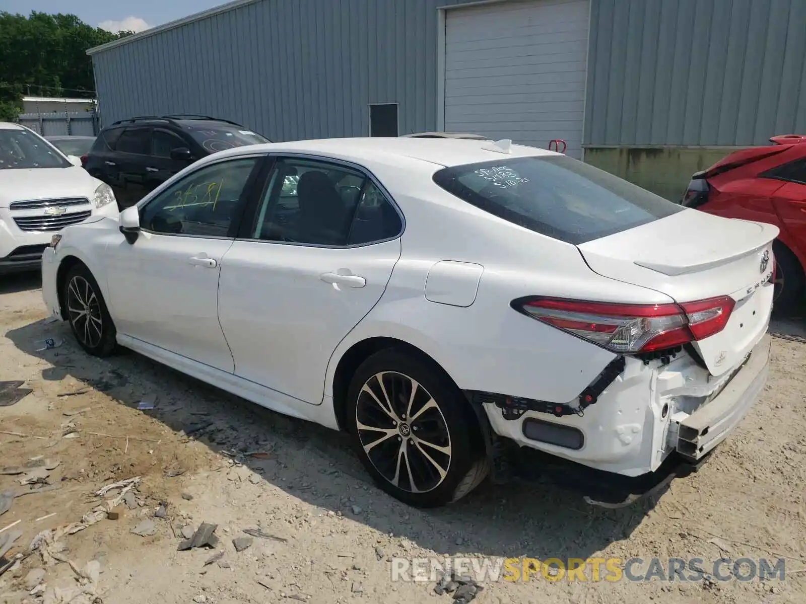 3 Фотография поврежденного автомобиля 4T1B11HK4KU251483 TOYOTA CAMRY 2019