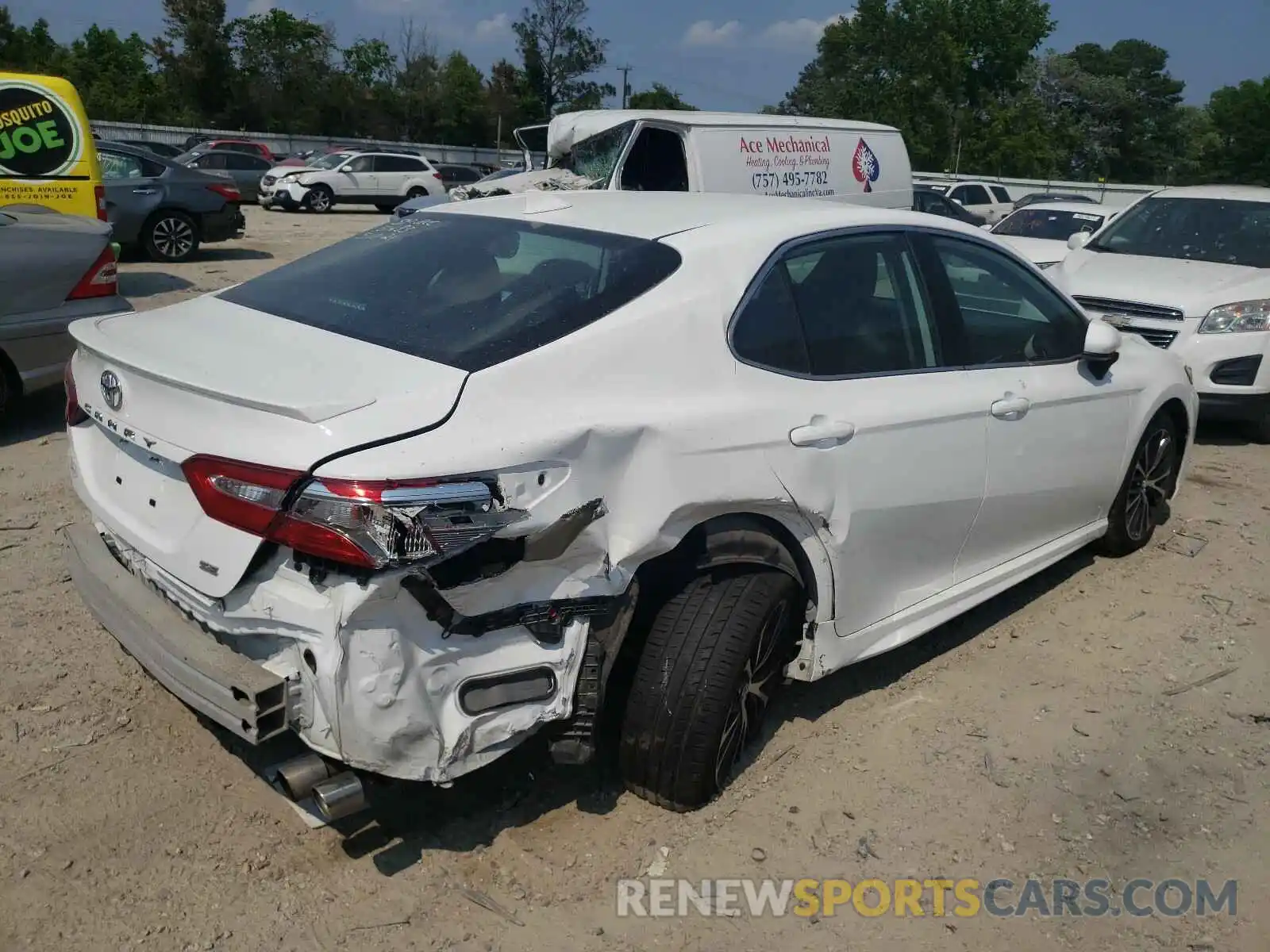 4 Photograph of a damaged car 4T1B11HK4KU251483 TOYOTA CAMRY 2019