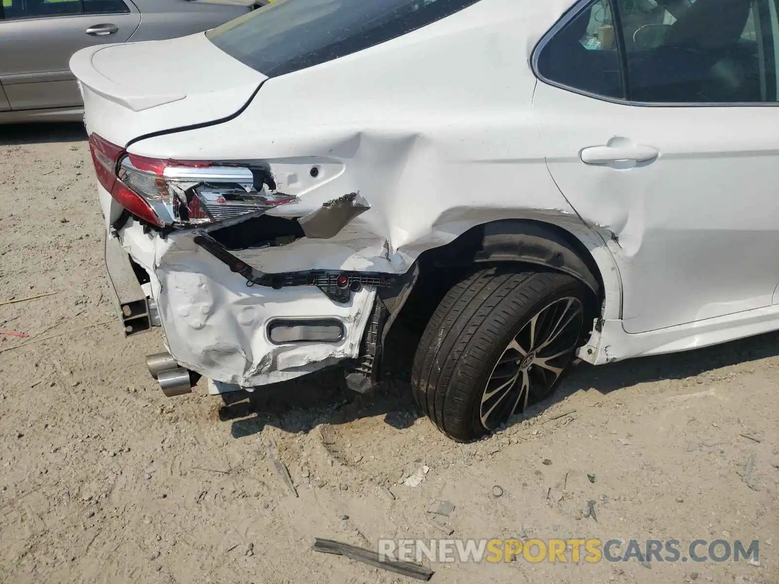 9 Photograph of a damaged car 4T1B11HK4KU251483 TOYOTA CAMRY 2019