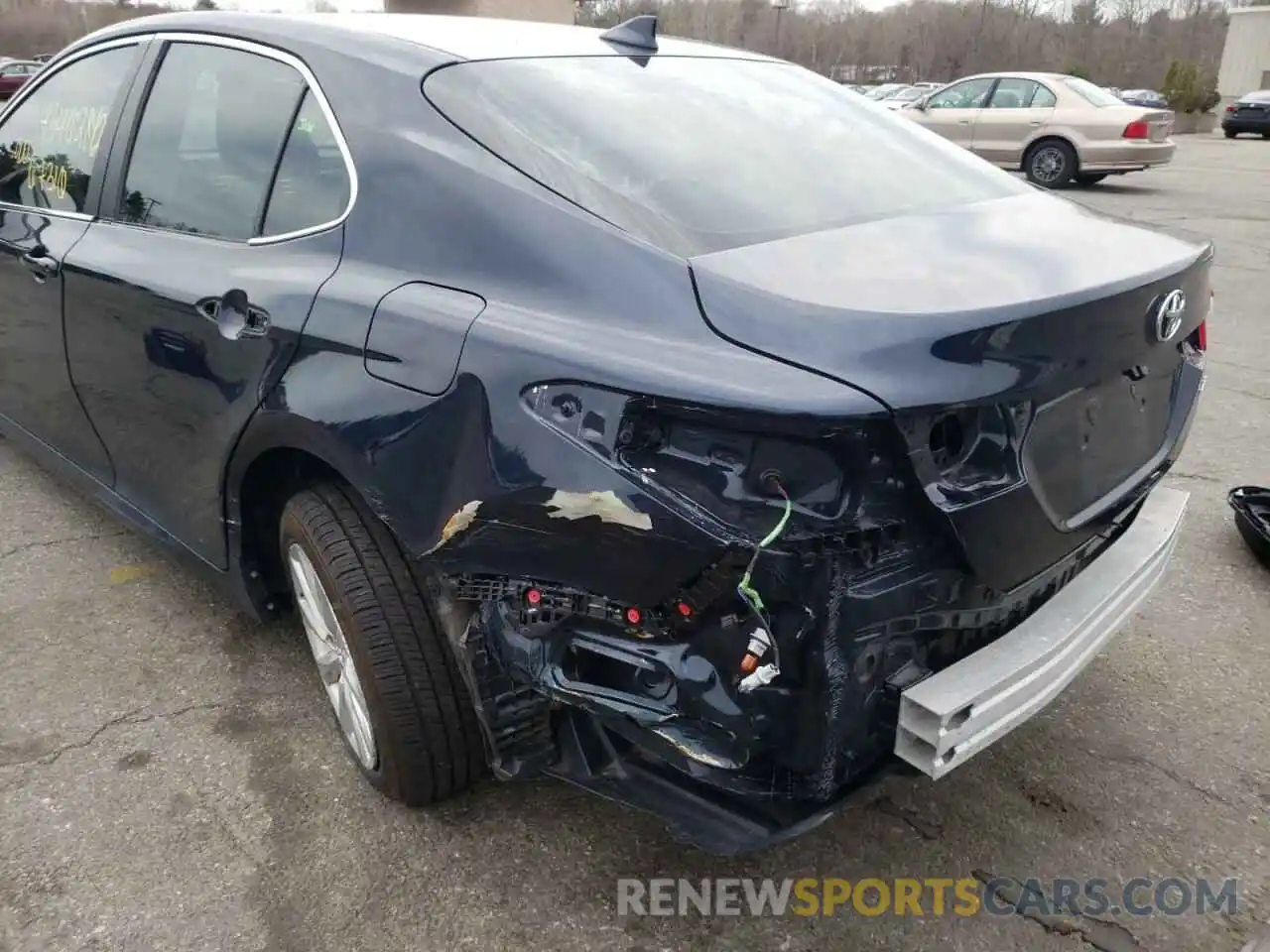 9 Photograph of a damaged car 4T1B11HK4KU252486 TOYOTA CAMRY 2019