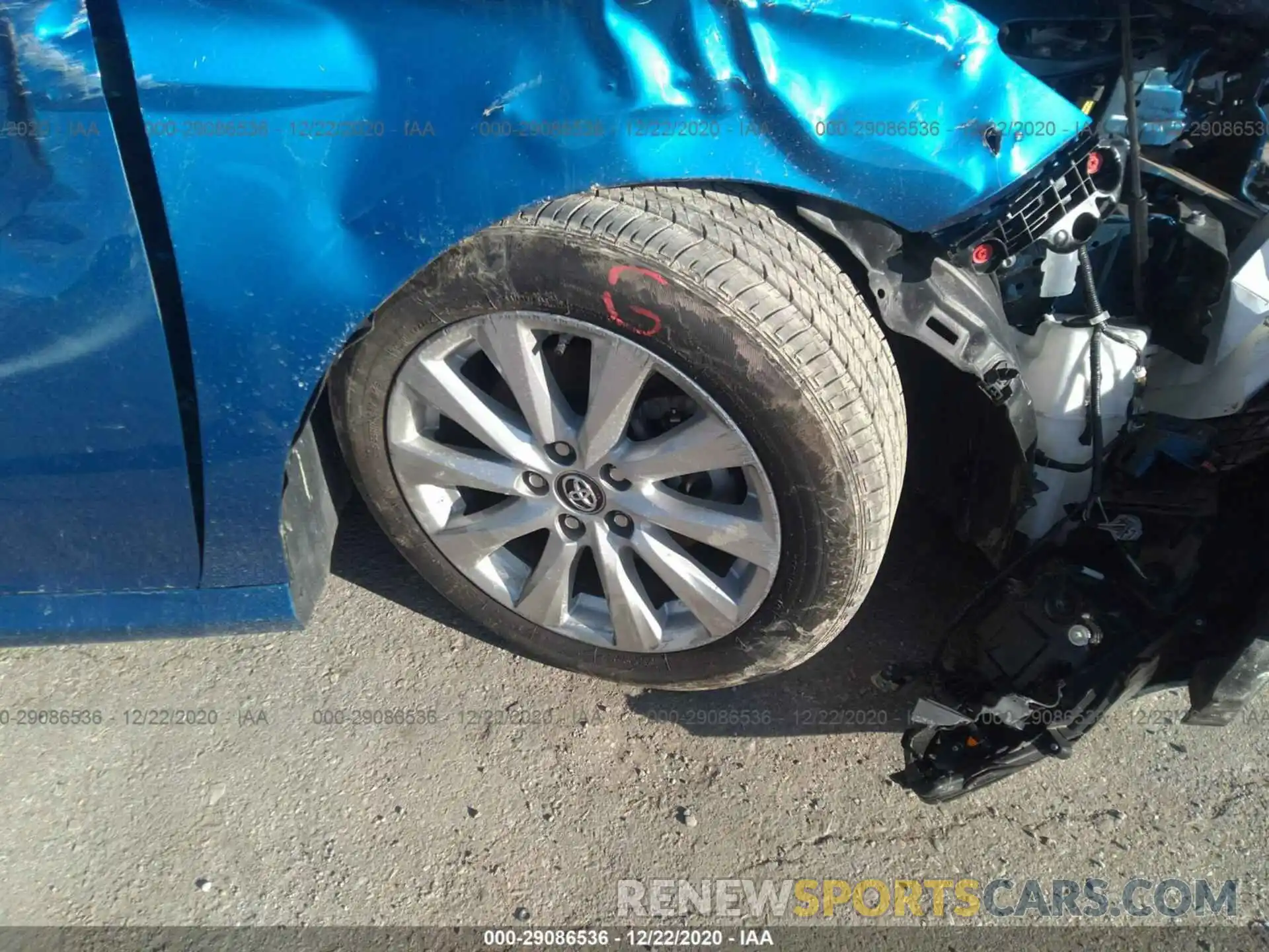 15 Photograph of a damaged car 4T1B11HK4KU253332 TOYOTA CAMRY 2019