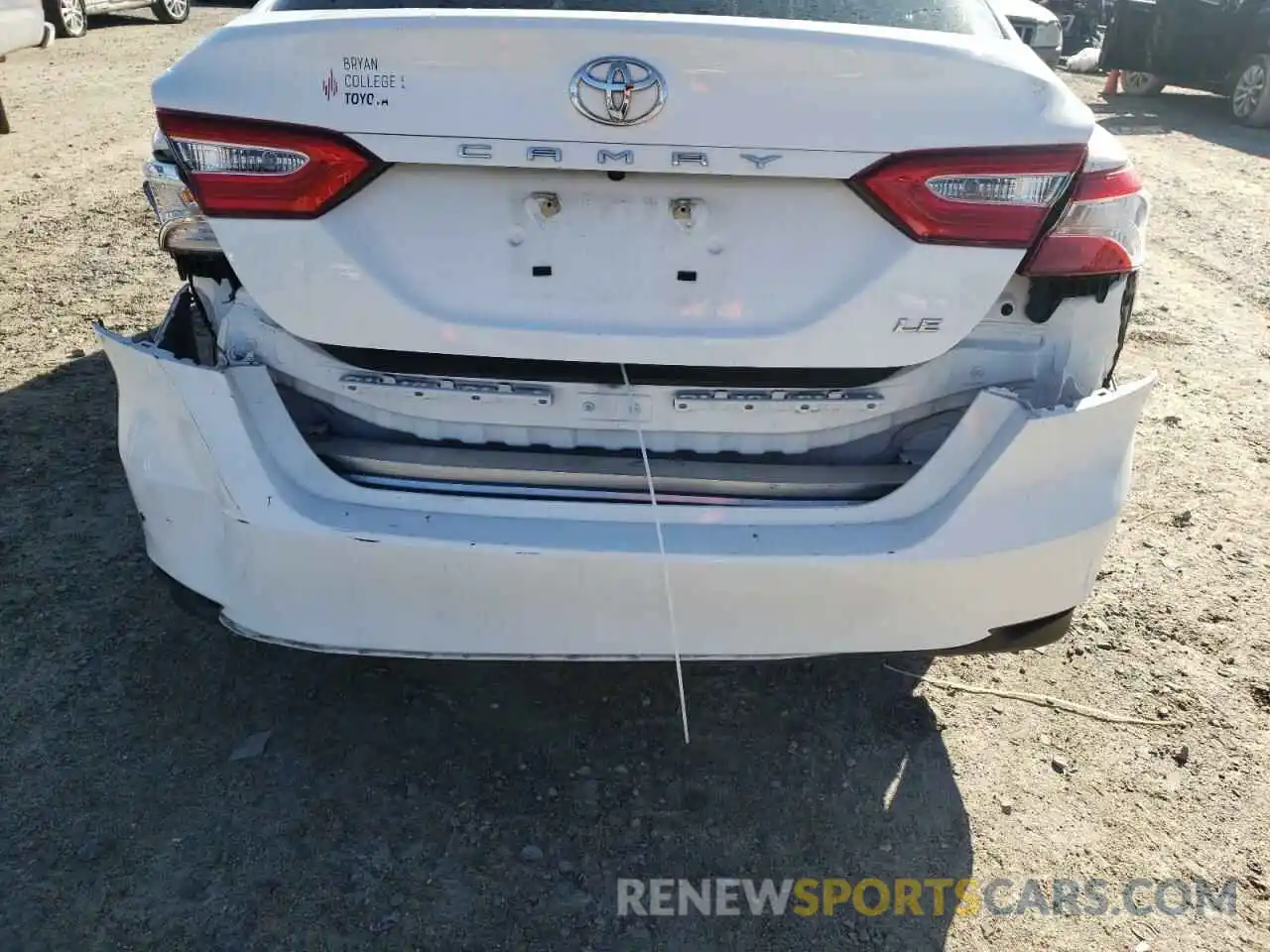 10 Photograph of a damaged car 4T1B11HK4KU255324 TOYOTA CAMRY 2019