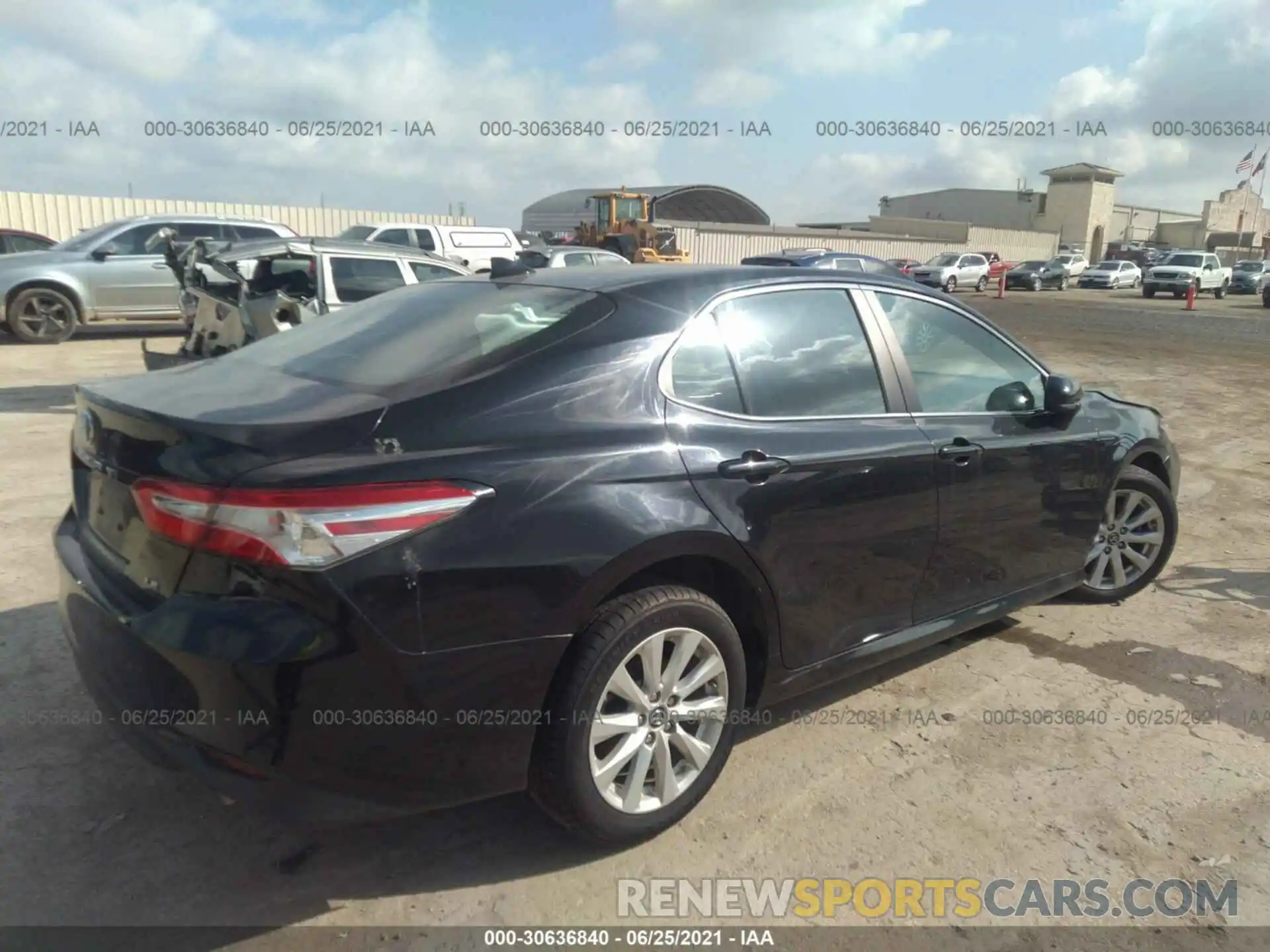 4 Фотография поврежденного автомобиля 4T1B11HK4KU257977 TOYOTA CAMRY 2019