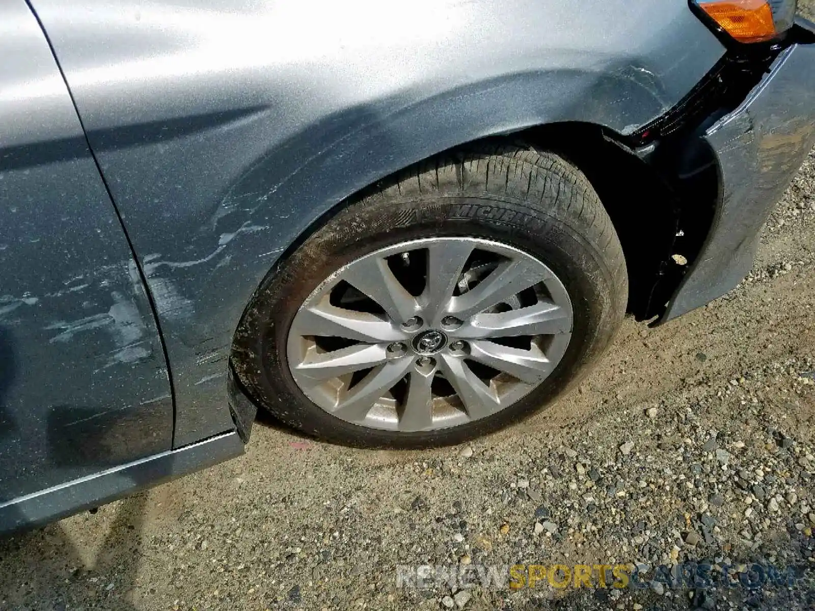 9 Photograph of a damaged car 4T1B11HK4KU258417 TOYOTA CAMRY 2019
