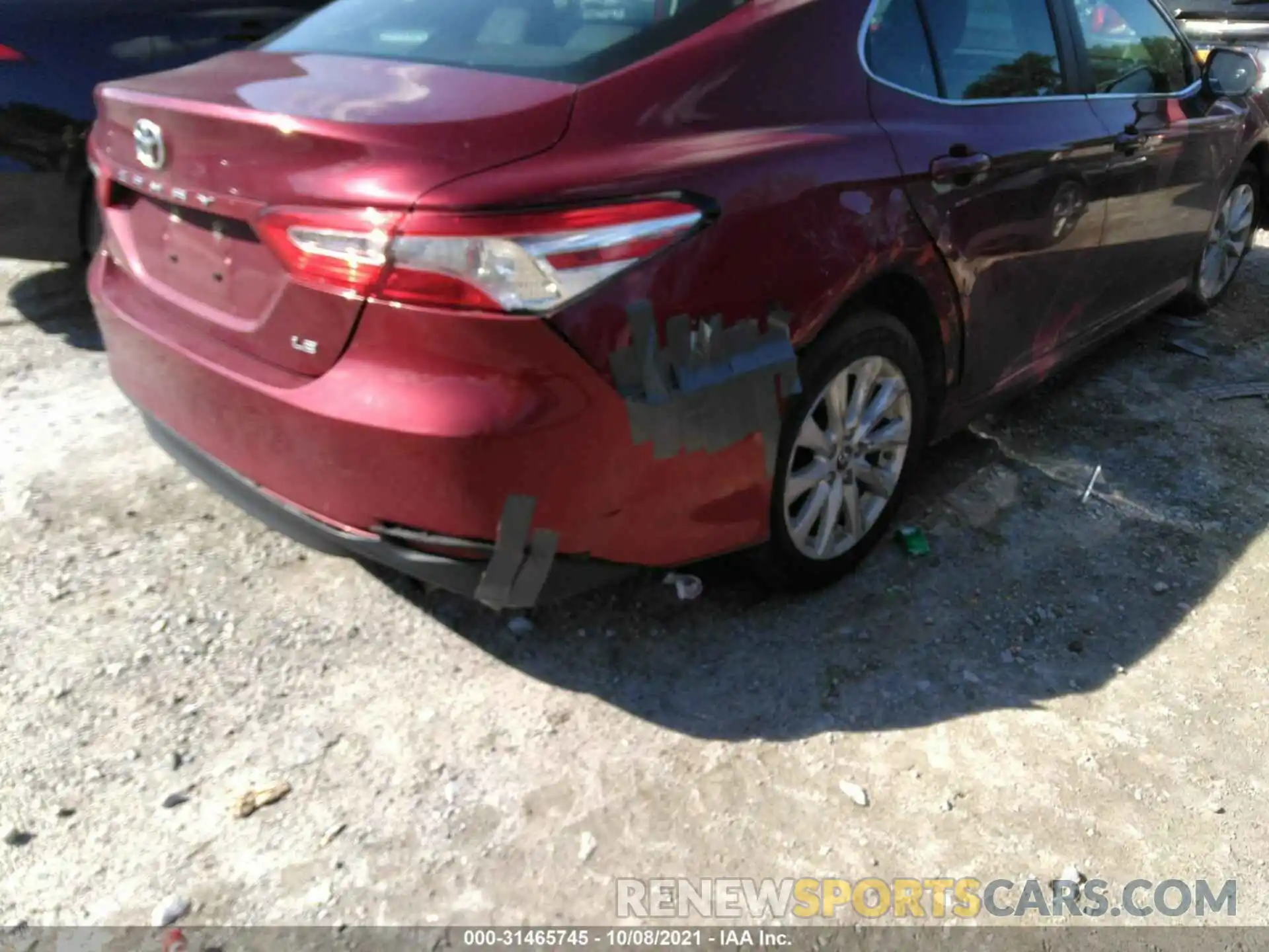 6 Photograph of a damaged car 4T1B11HK4KU258675 TOYOTA CAMRY 2019