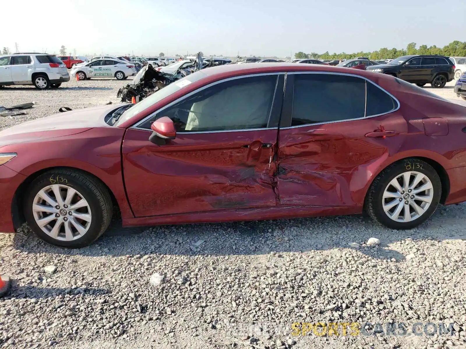 9 Photograph of a damaged car 4T1B11HK4KU258692 TOYOTA CAMRY 2019