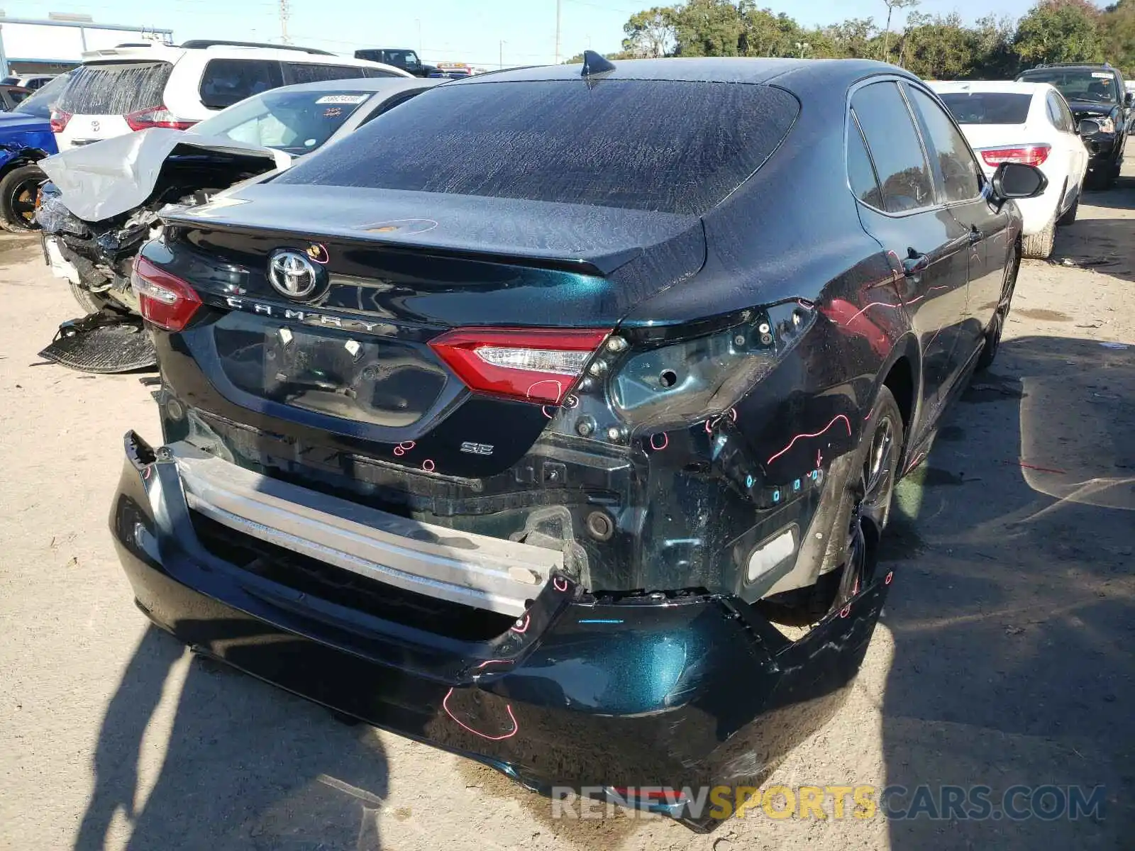 4 Photograph of a damaged car 4T1B11HK4KU261480 TOYOTA CAMRY 2019