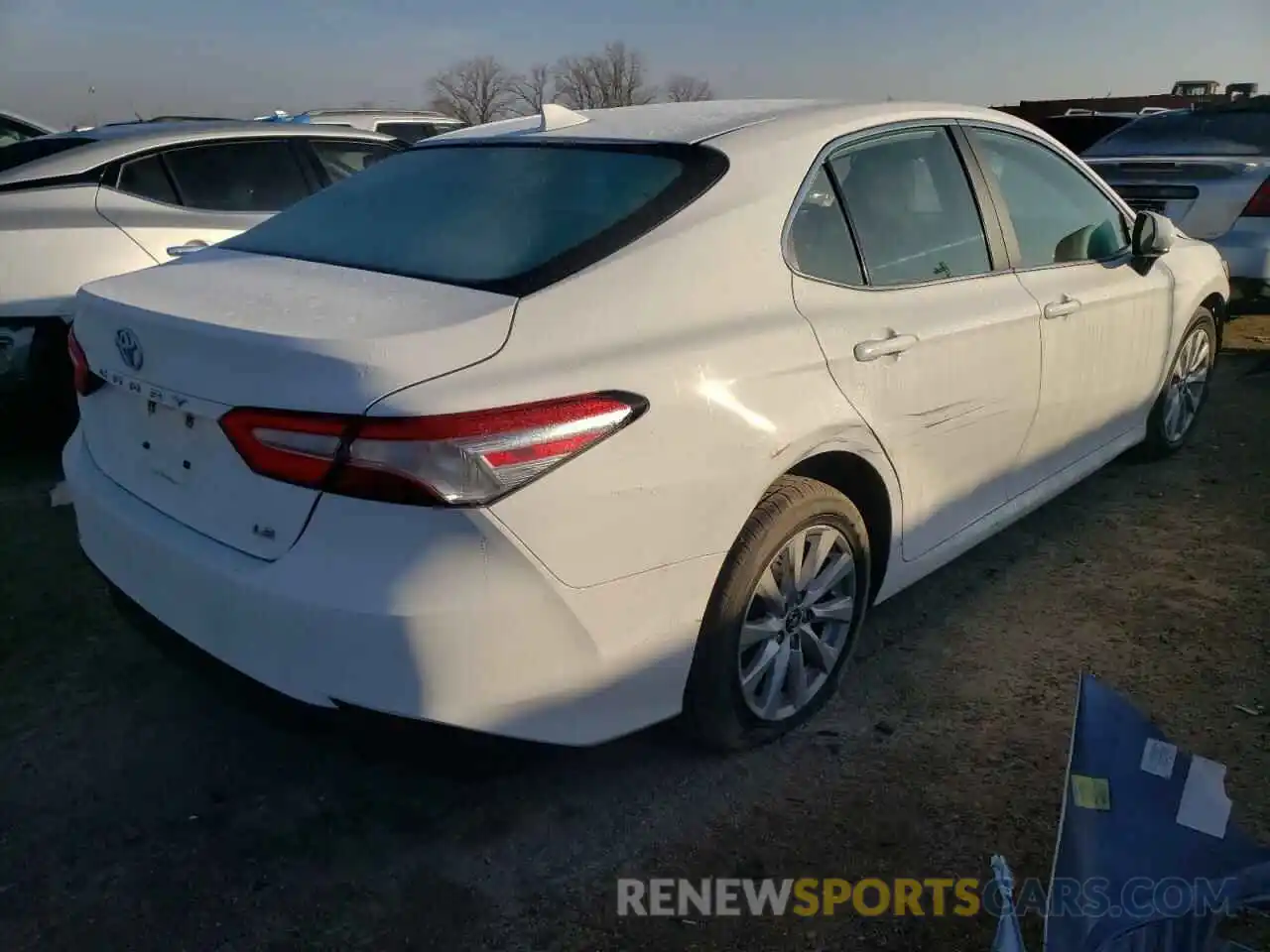 4 Фотография поврежденного автомобиля 4T1B11HK4KU262449 TOYOTA CAMRY 2019