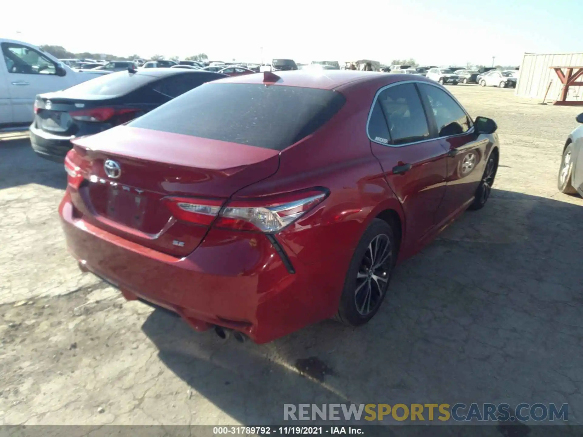 4 Фотография поврежденного автомобиля 4T1B11HK4KU262452 TOYOTA CAMRY 2019