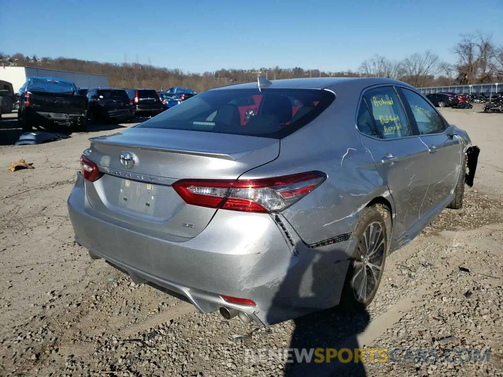 4 Photograph of a damaged car 4T1B11HK4KU264198 TOYOTA CAMRY 2019