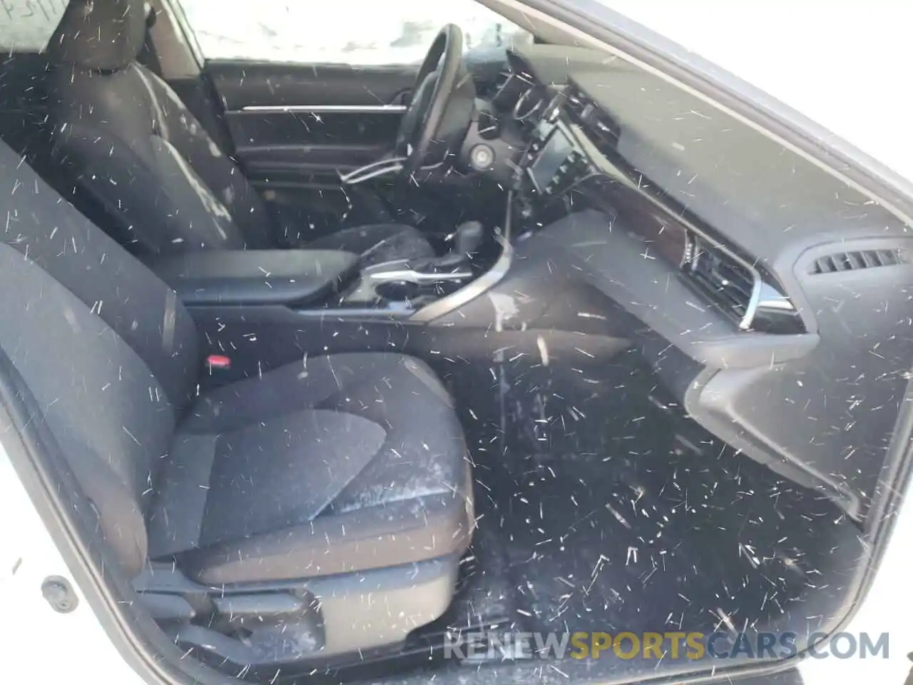 5 Photograph of a damaged car 4T1B11HK4KU264332 TOYOTA CAMRY 2019