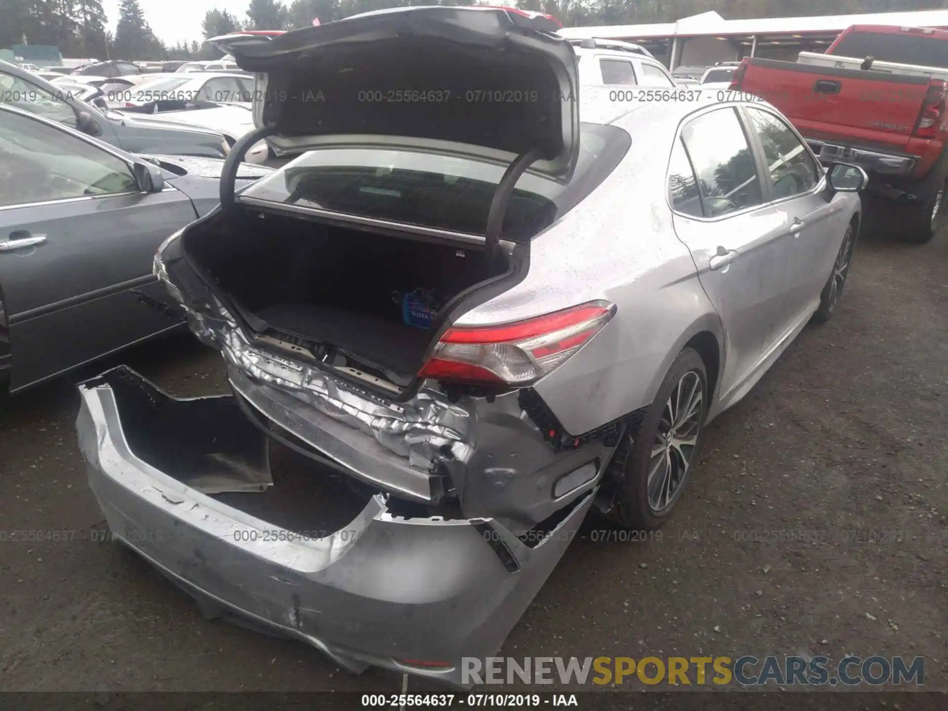 4 Photograph of a damaged car 4T1B11HK4KU265769 TOYOTA CAMRY 2019