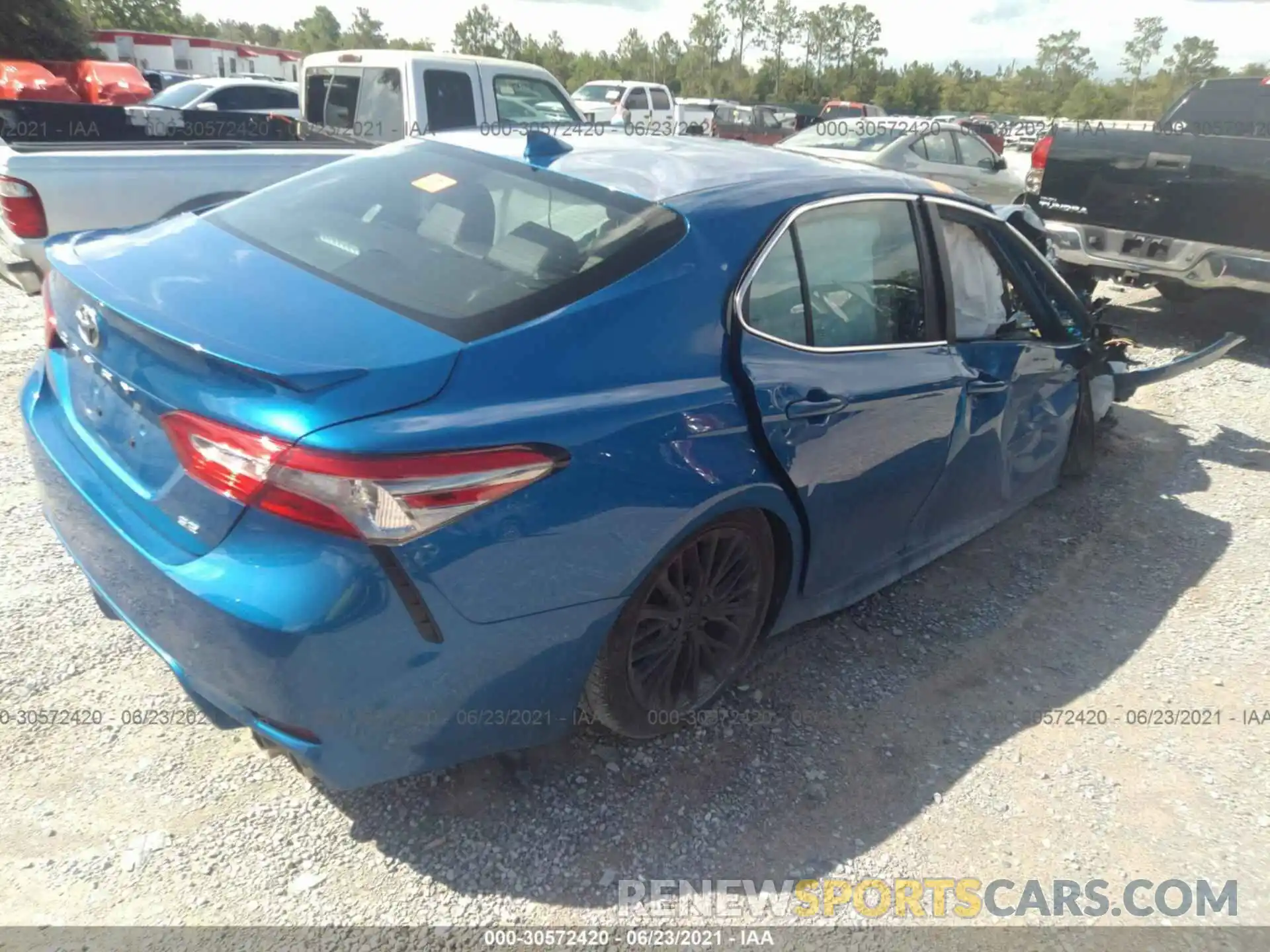 4 Photograph of a damaged car 4T1B11HK4KU267800 TOYOTA CAMRY 2019