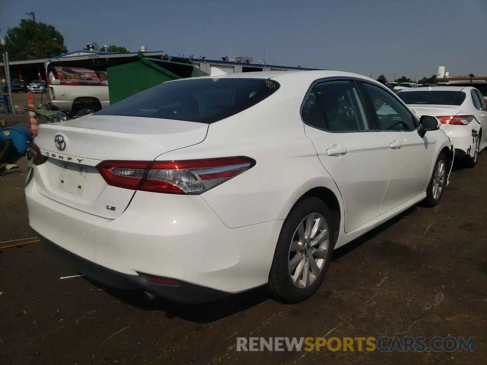 4 Фотография поврежденного автомобиля 4T1B11HK4KU269689 TOYOTA CAMRY 2019