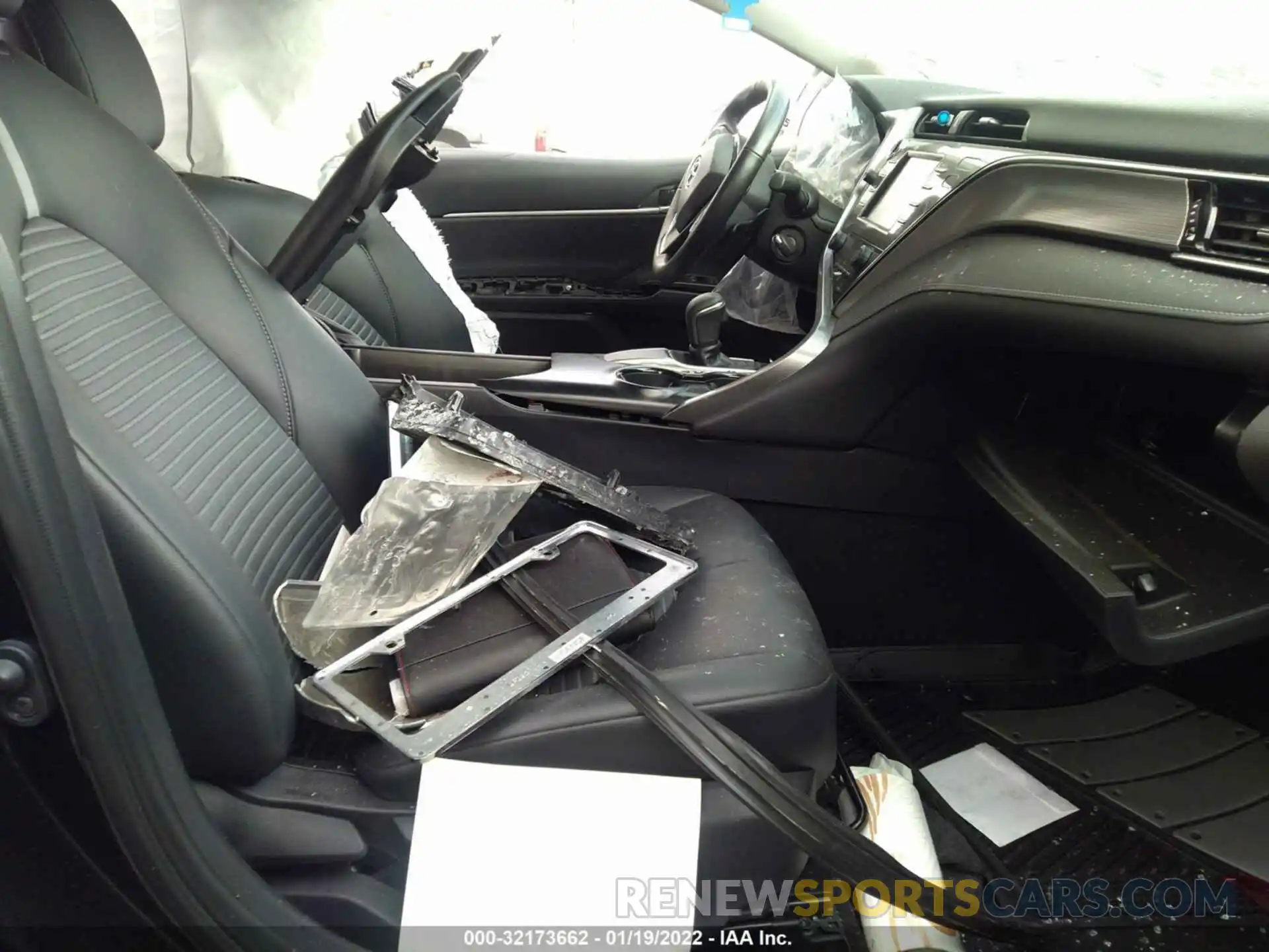 5 Photograph of a damaged car 4T1B11HK4KU271457 TOYOTA CAMRY 2019