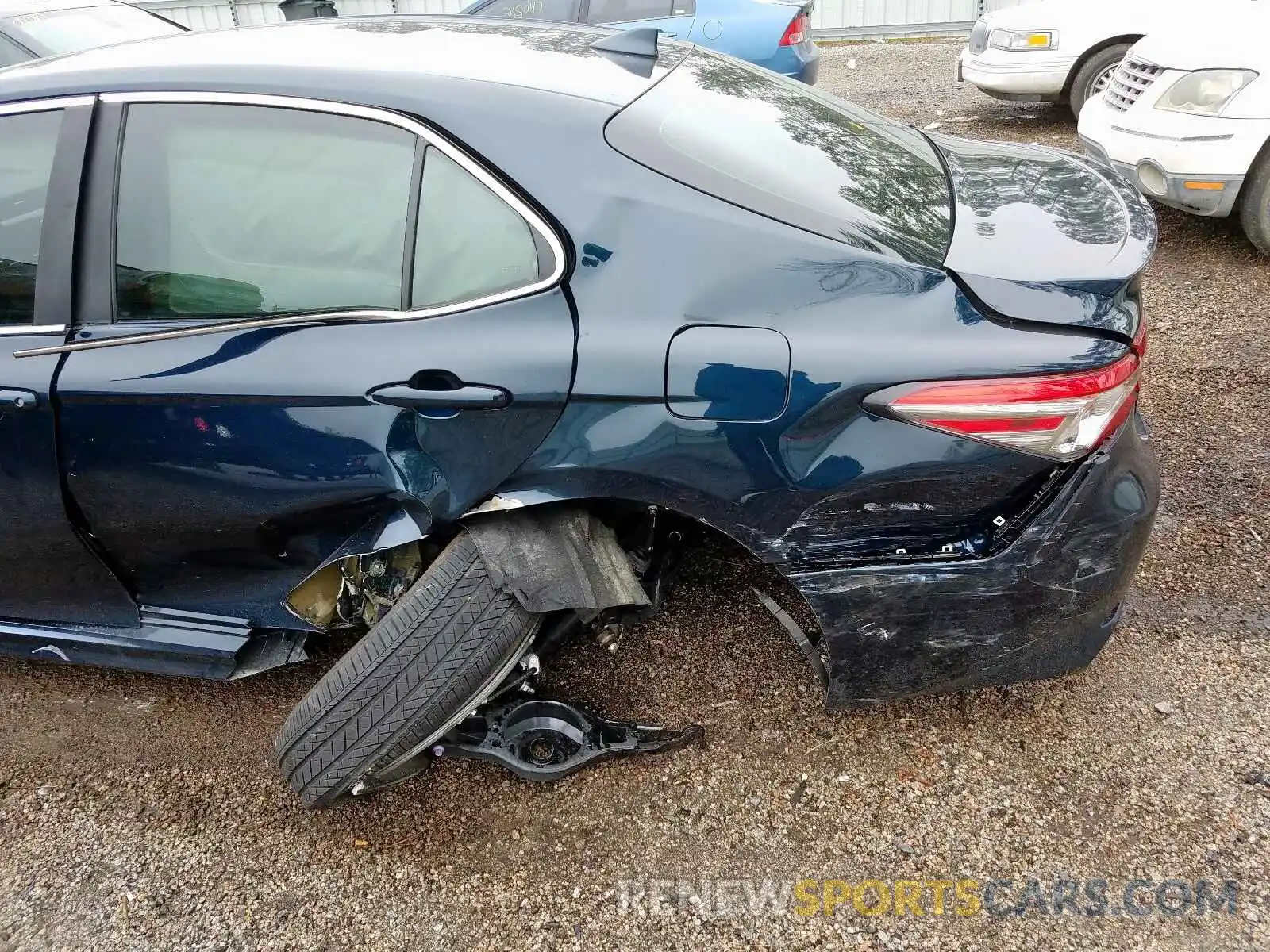 9 Photograph of a damaged car 4T1B11HK4KU275203 TOYOTA CAMRY 2019