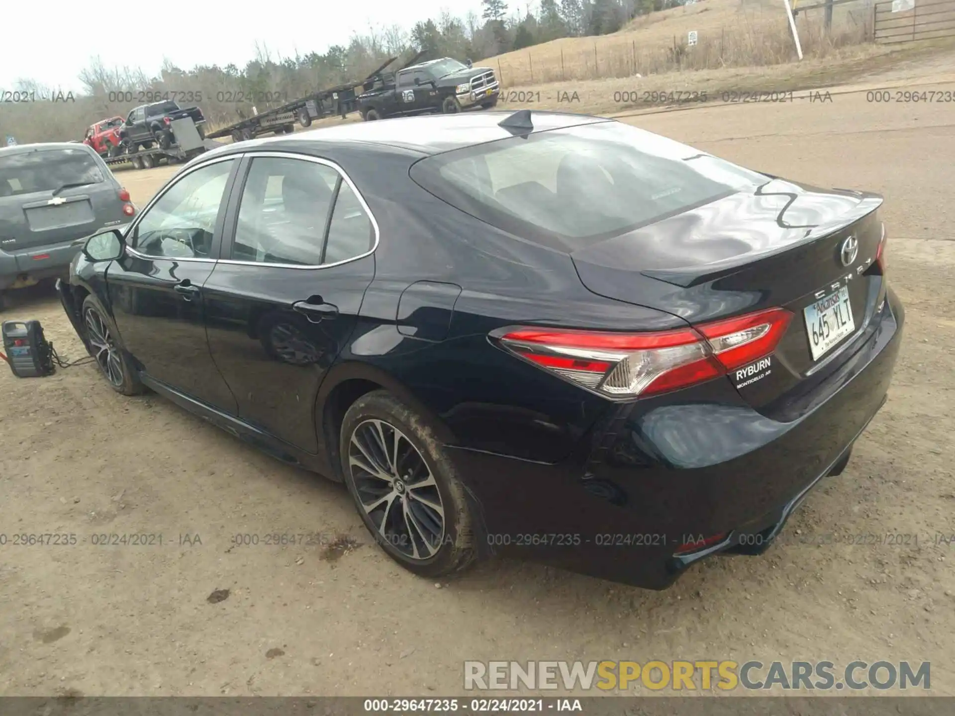 3 Фотография поврежденного автомобиля 4T1B11HK4KU275587 TOYOTA CAMRY 2019