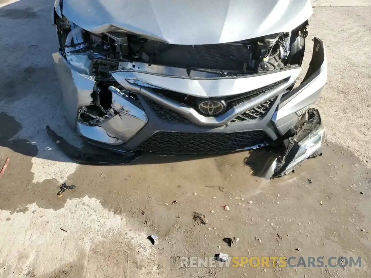 12 Photograph of a damaged car 4T1B11HK4KU280417 TOYOTA CAMRY 2019