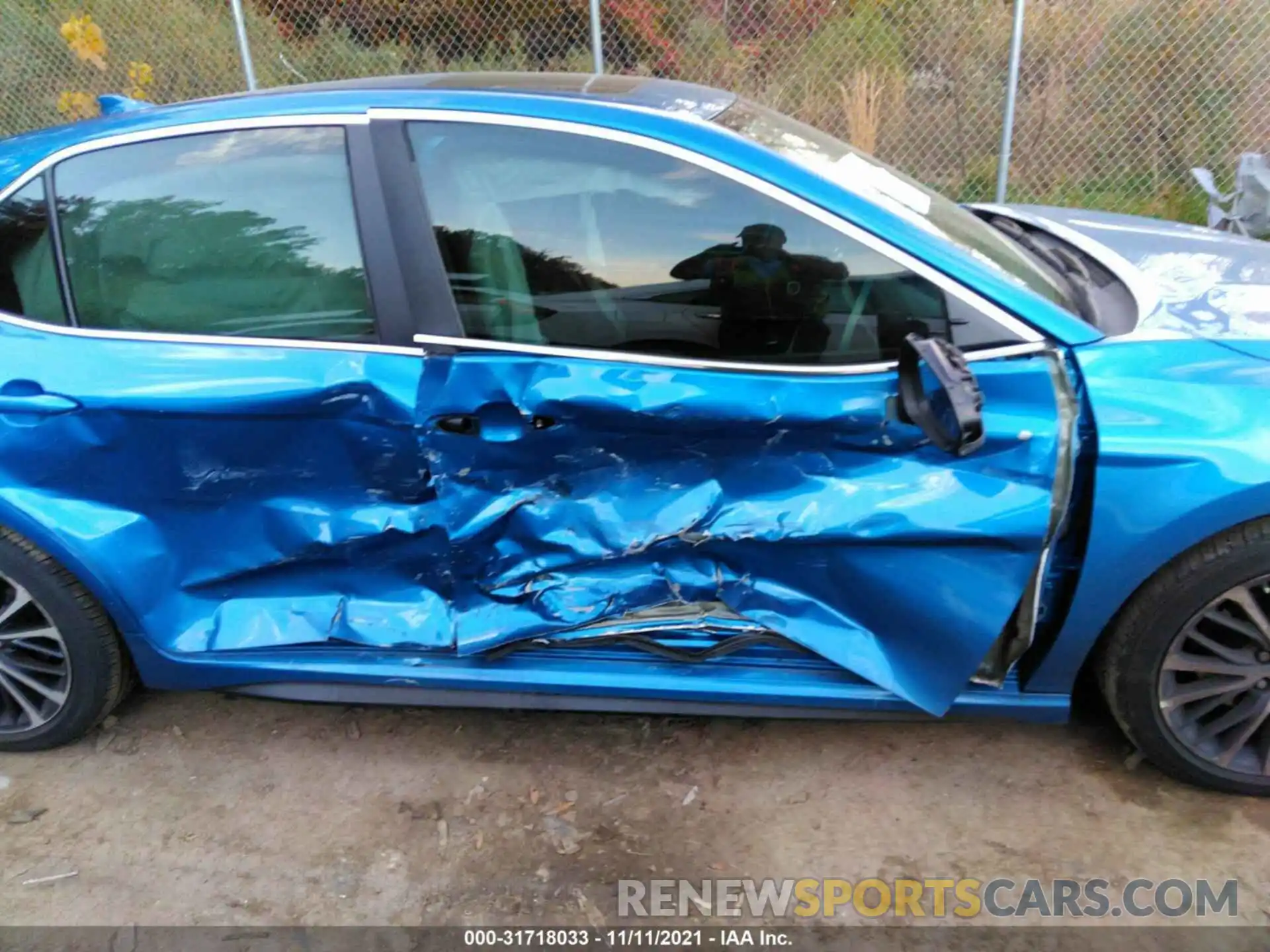 6 Photograph of a damaged car 4T1B11HK4KU281390 TOYOTA CAMRY 2019