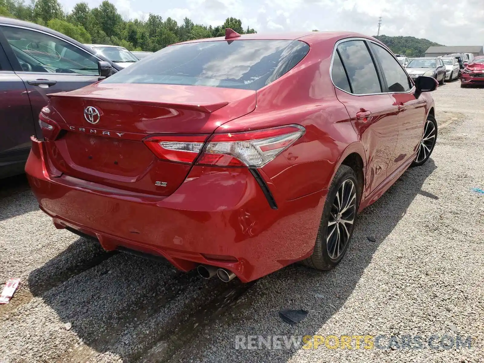 4 Photograph of a damaged car 4T1B11HK4KU281907 TOYOTA CAMRY 2019