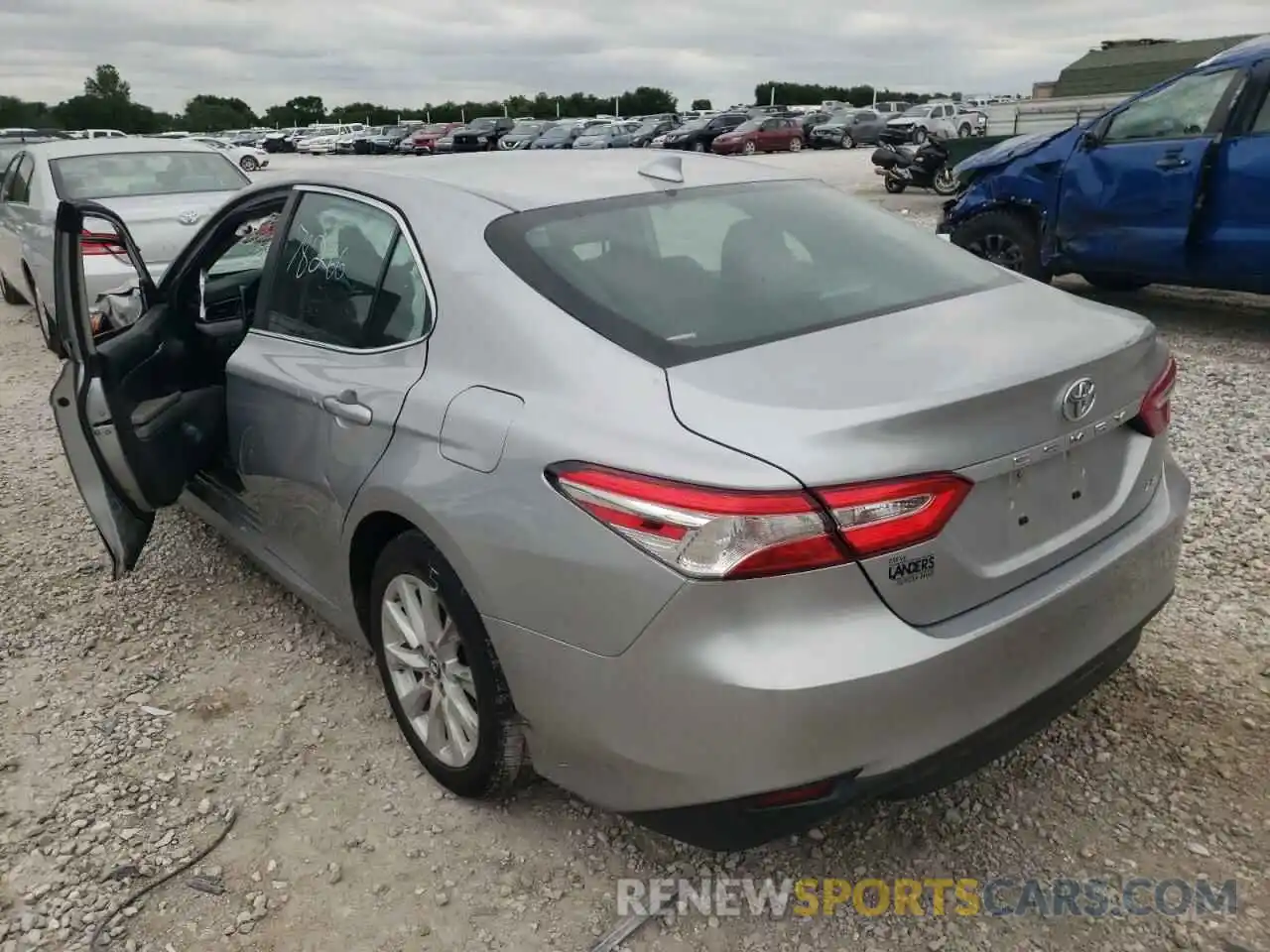 3 Photograph of a damaged car 4T1B11HK4KU287903 TOYOTA CAMRY 2019