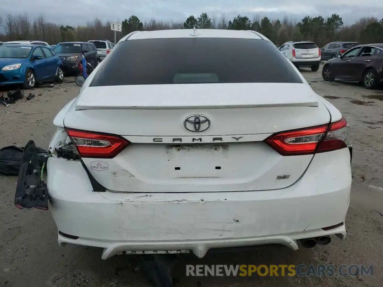 6 Photograph of a damaged car 4T1B11HK4KU295046 TOYOTA CAMRY 2019