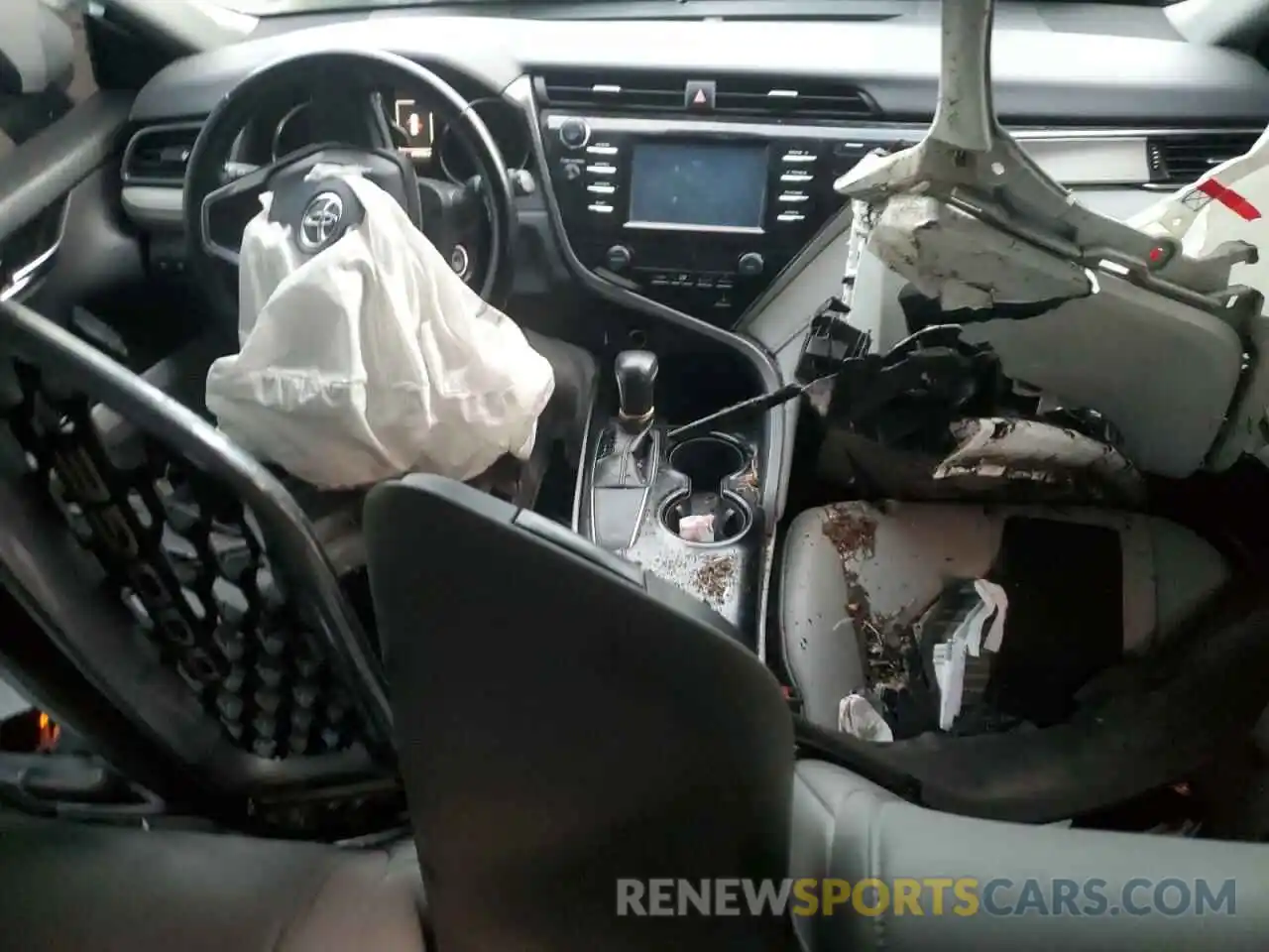 8 Photograph of a damaged car 4T1B11HK4KU295046 TOYOTA CAMRY 2019