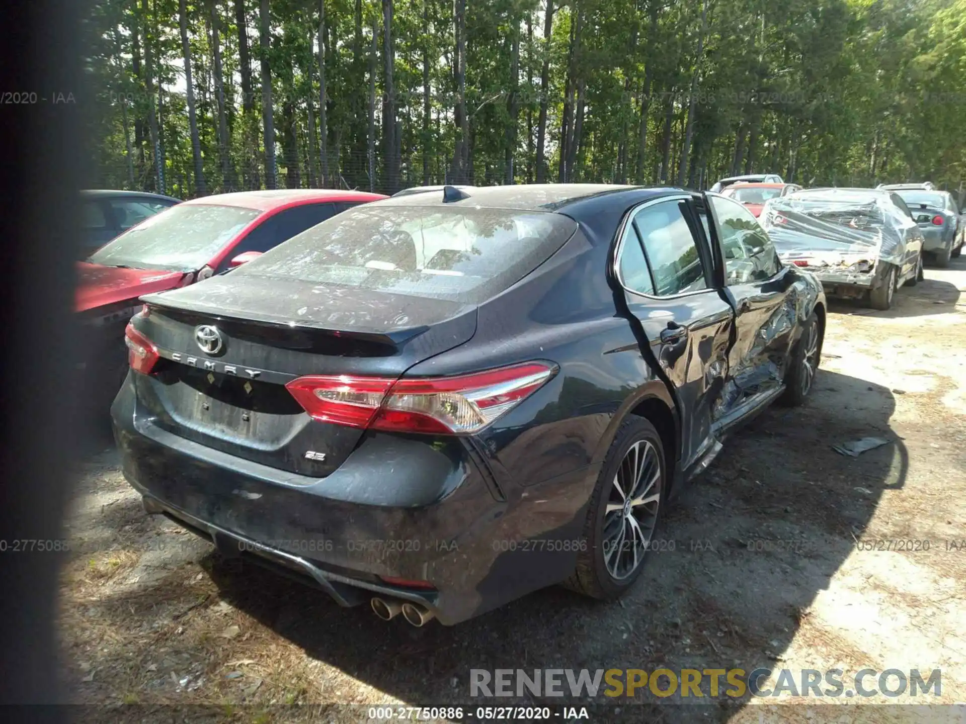 4 Фотография поврежденного автомобиля 4T1B11HK4KU295418 TOYOTA CAMRY 2019