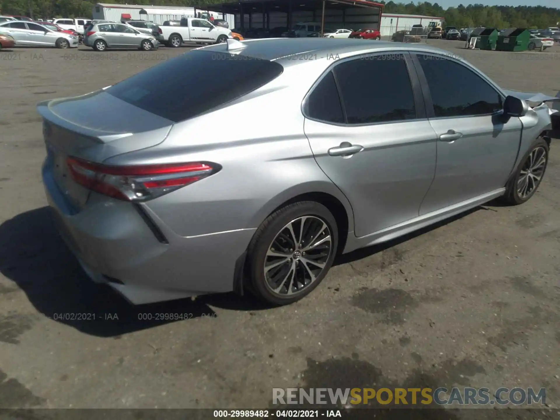 4 Фотография поврежденного автомобиля 4T1B11HK4KU297248 TOYOTA CAMRY 2019