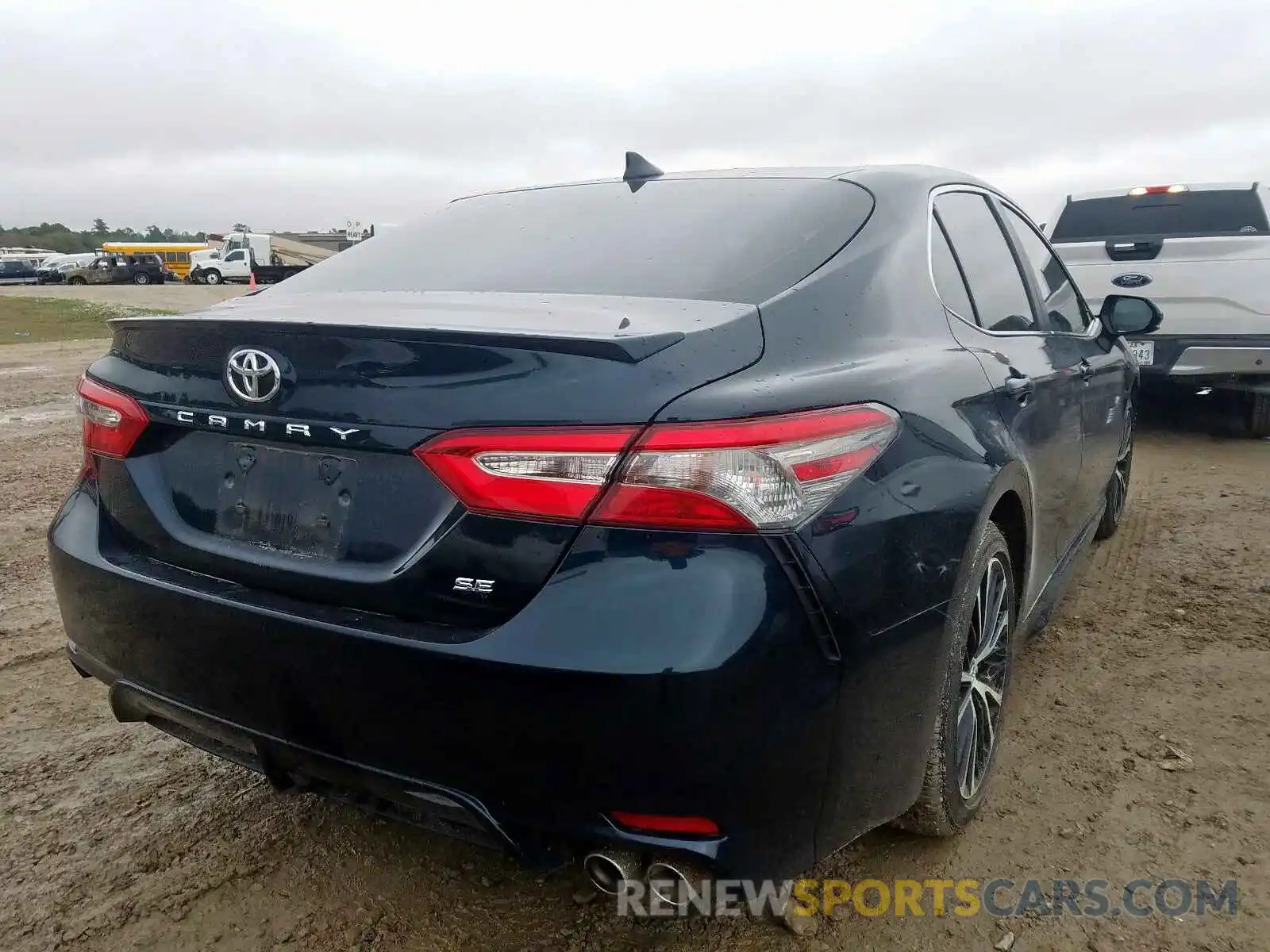 4 Фотография поврежденного автомобиля 4T1B11HK4KU297945 TOYOTA CAMRY 2019