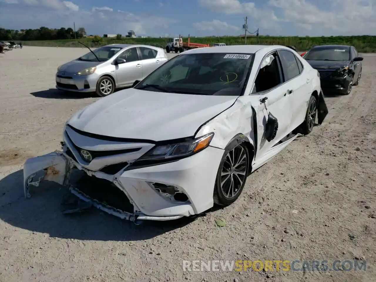 2 Photograph of a damaged car 4T1B11HK4KU298271 TOYOTA CAMRY 2019