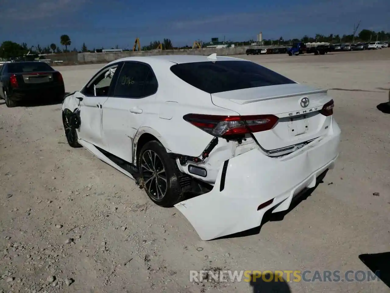 3 Photograph of a damaged car 4T1B11HK4KU298271 TOYOTA CAMRY 2019