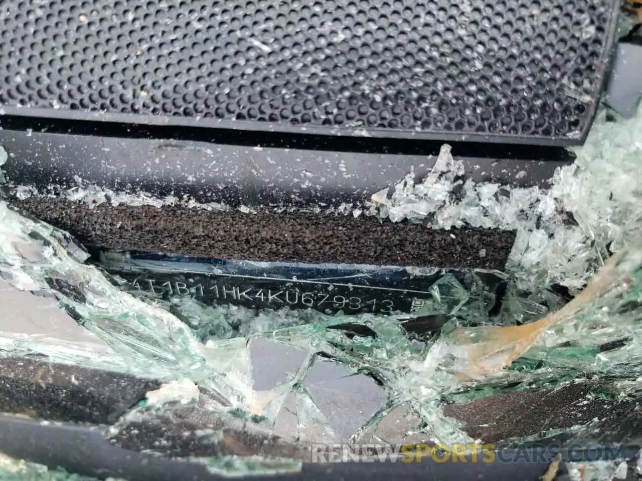 10 Photograph of a damaged car 4T1B11HK4KU679313 TOYOTA CAMRY 2019