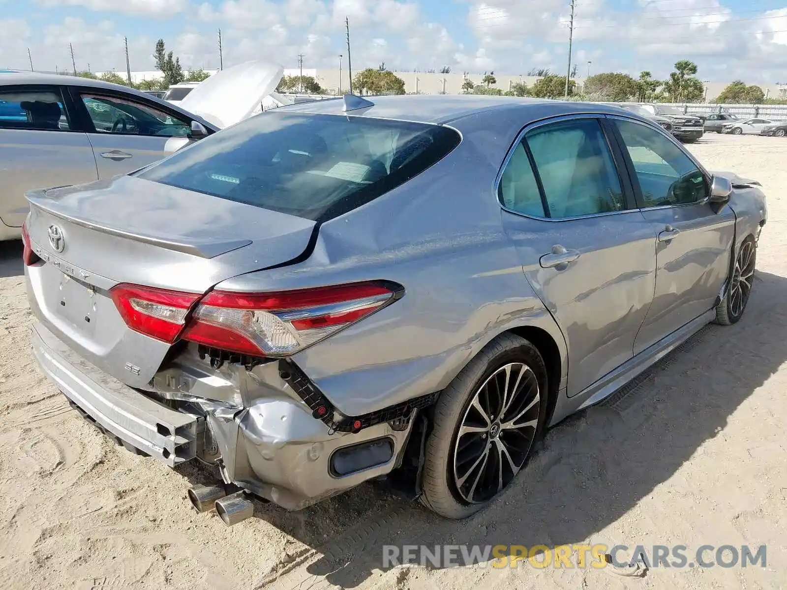 4 Photograph of a damaged car 4T1B11HK4KU679554 TOYOTA CAMRY 2019