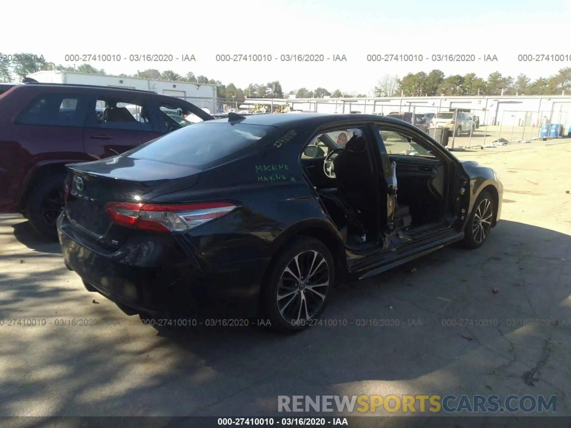 4 Photograph of a damaged car 4T1B11HK4KU680154 TOYOTA CAMRY 2019