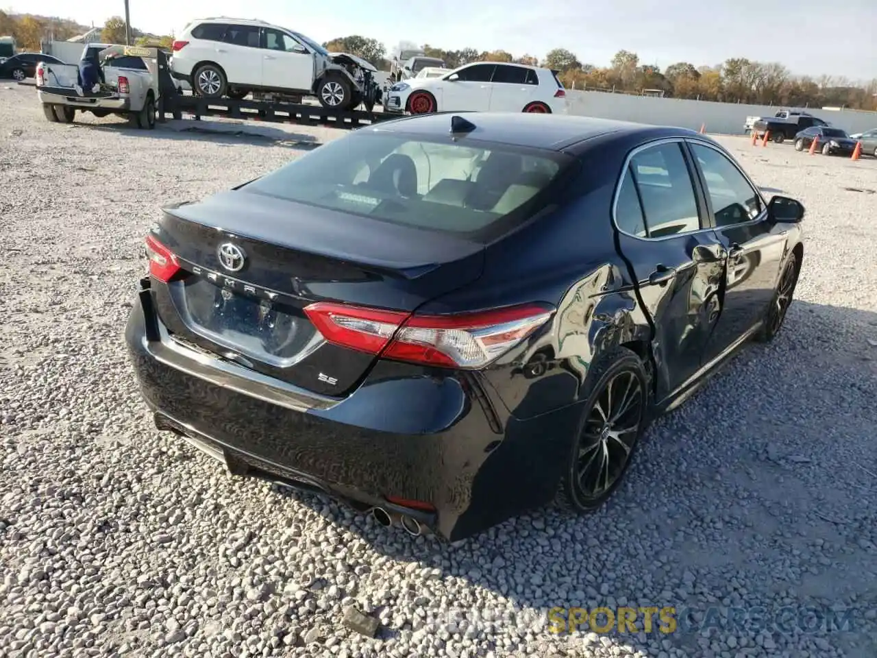 4 Фотография поврежденного автомобиля 4T1B11HK4KU680817 TOYOTA CAMRY 2019