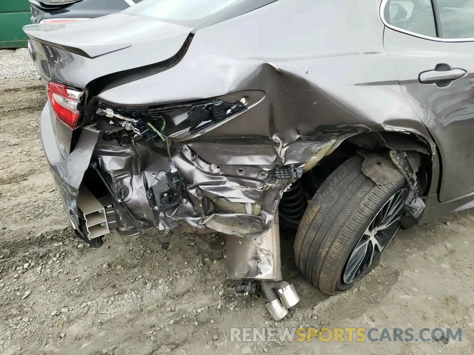 9 Photograph of a damaged car 4T1B11HK4KU683278 TOYOTA CAMRY 2019