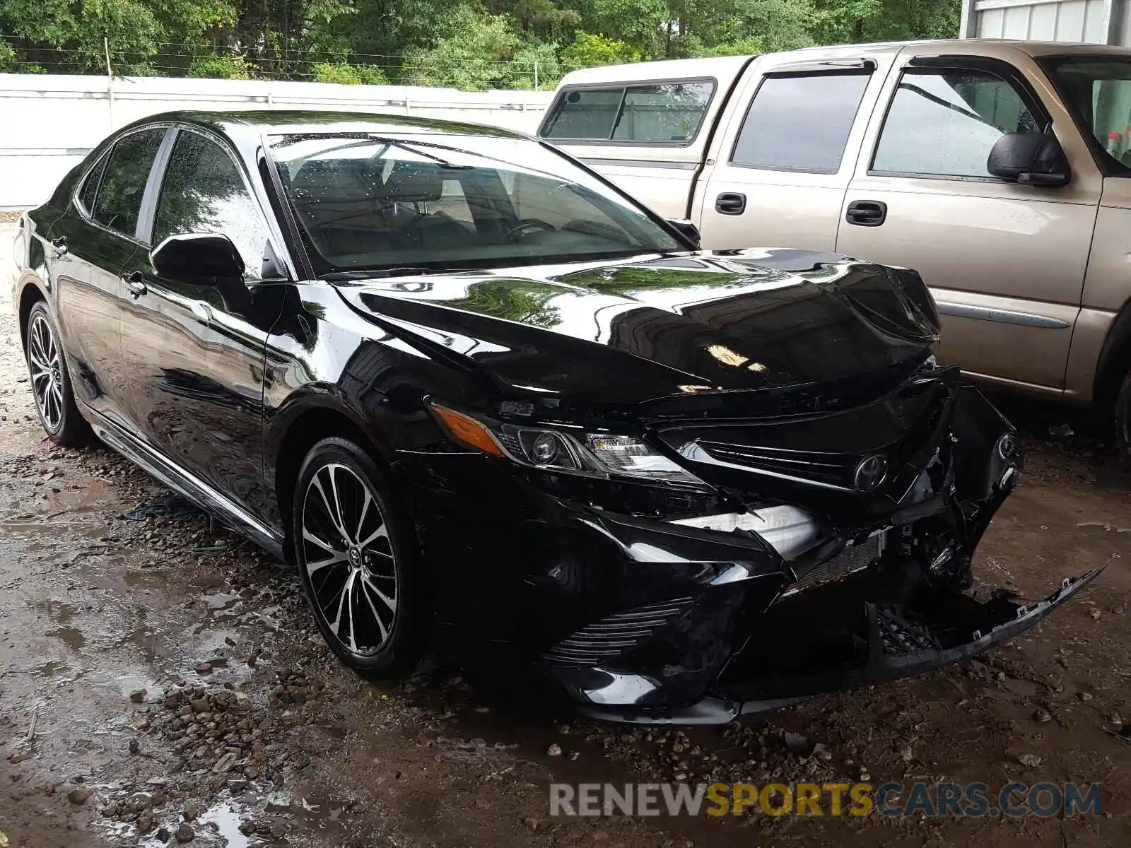 1 Photograph of a damaged car 4T1B11HK4KU685077 TOYOTA CAMRY 2019