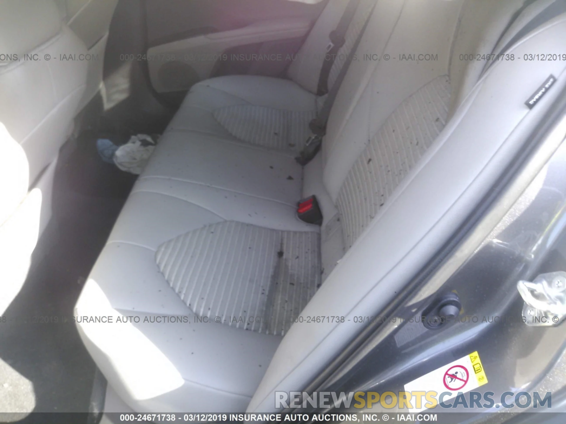 8 Photograph of a damaged car 4T1B11HK4KU685841 TOYOTA CAMRY 2019