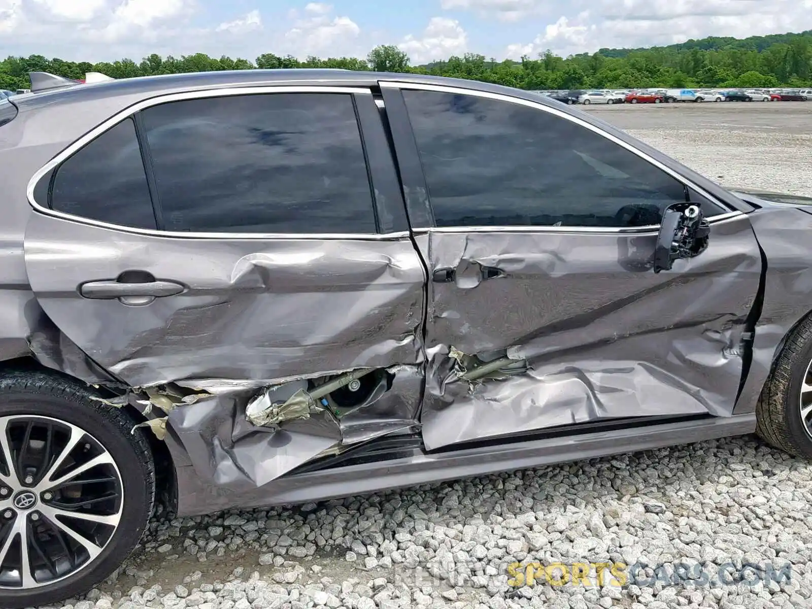 9 Photograph of a damaged car 4T1B11HK4KU686021 TOYOTA CAMRY 2019