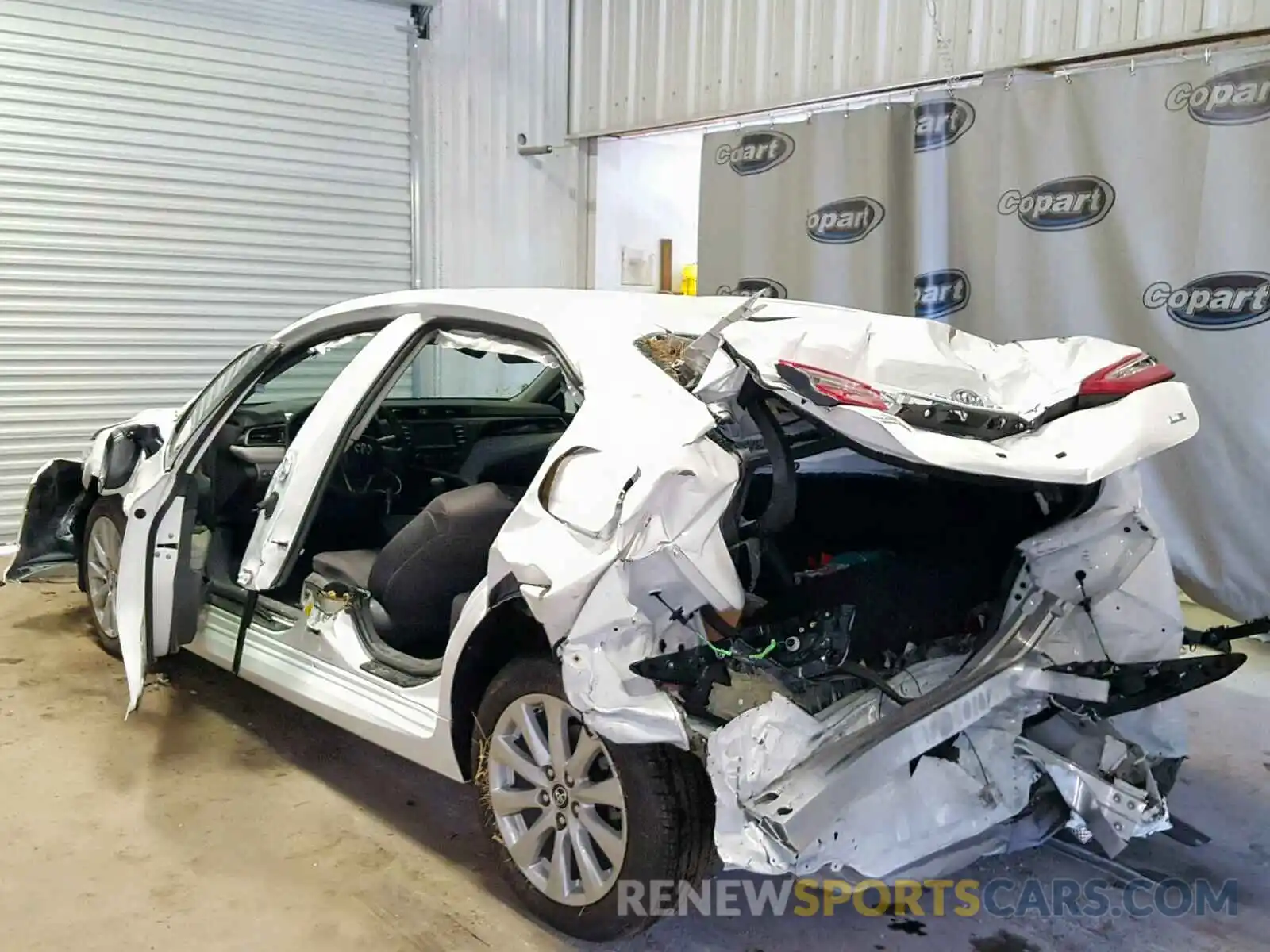 3 Photograph of a damaged car 4T1B11HK4KU687329 TOYOTA CAMRY 2019