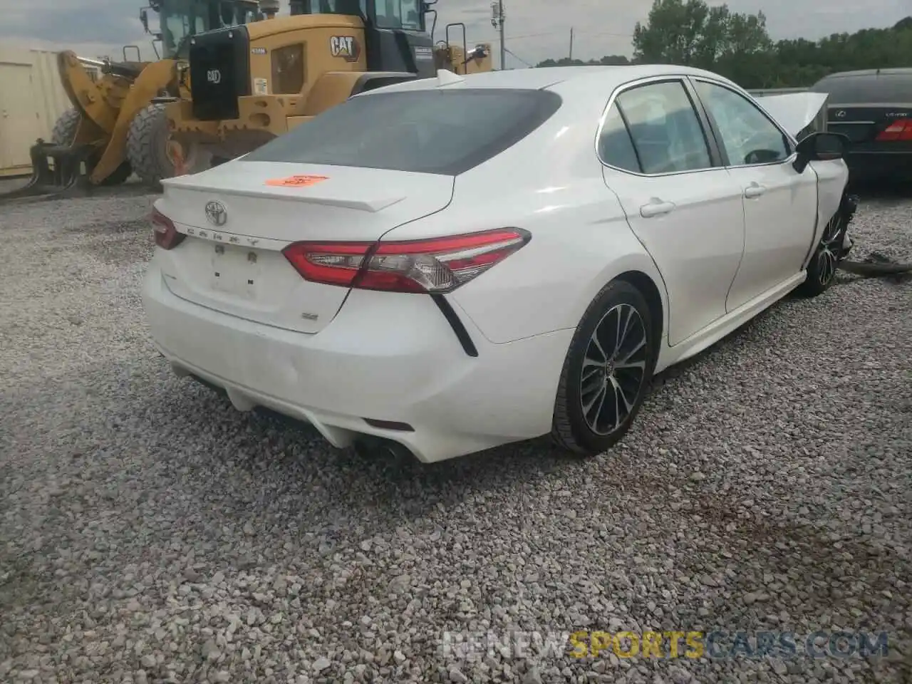 4 Photograph of a damaged car 4T1B11HK4KU688206 TOYOTA CAMRY 2019